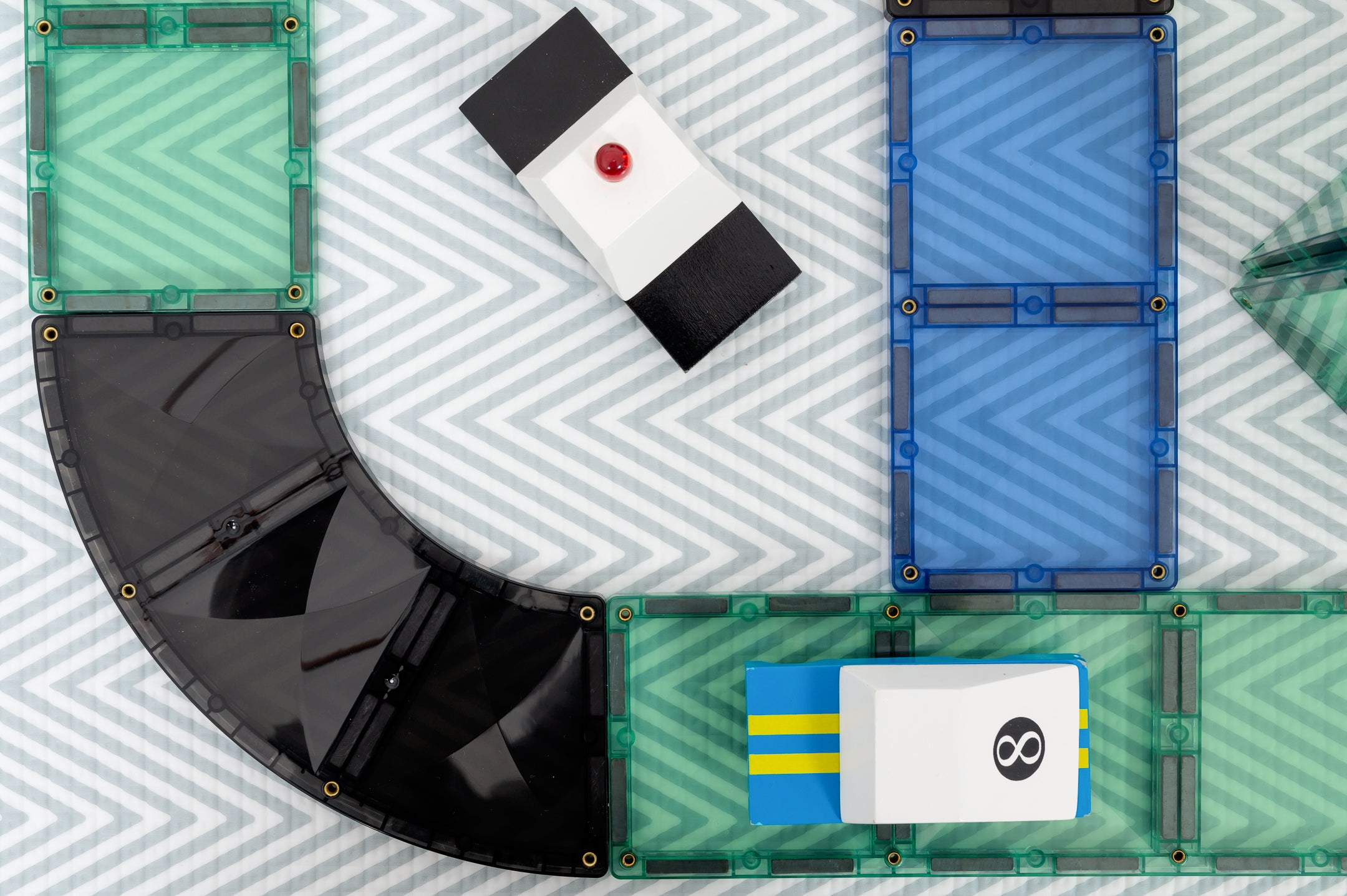 Connetix - Ramps and Intersections Pack - 16 Piece Creative Roads Magnetic Tiles - Connetix - littleyoyo.ca