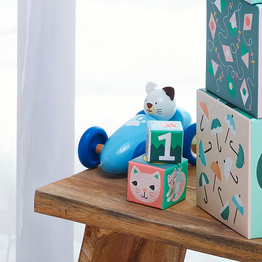 Vilac - Car with Mariette the Kitty - Vilac - littleyoyo.ca