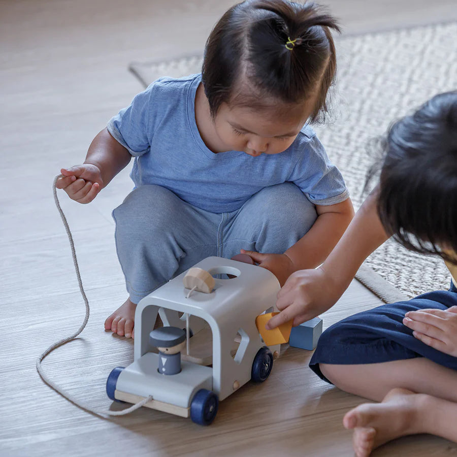 PlanToys - Sorting Bus - Orchard - PlanToys - littleyoyo.ca