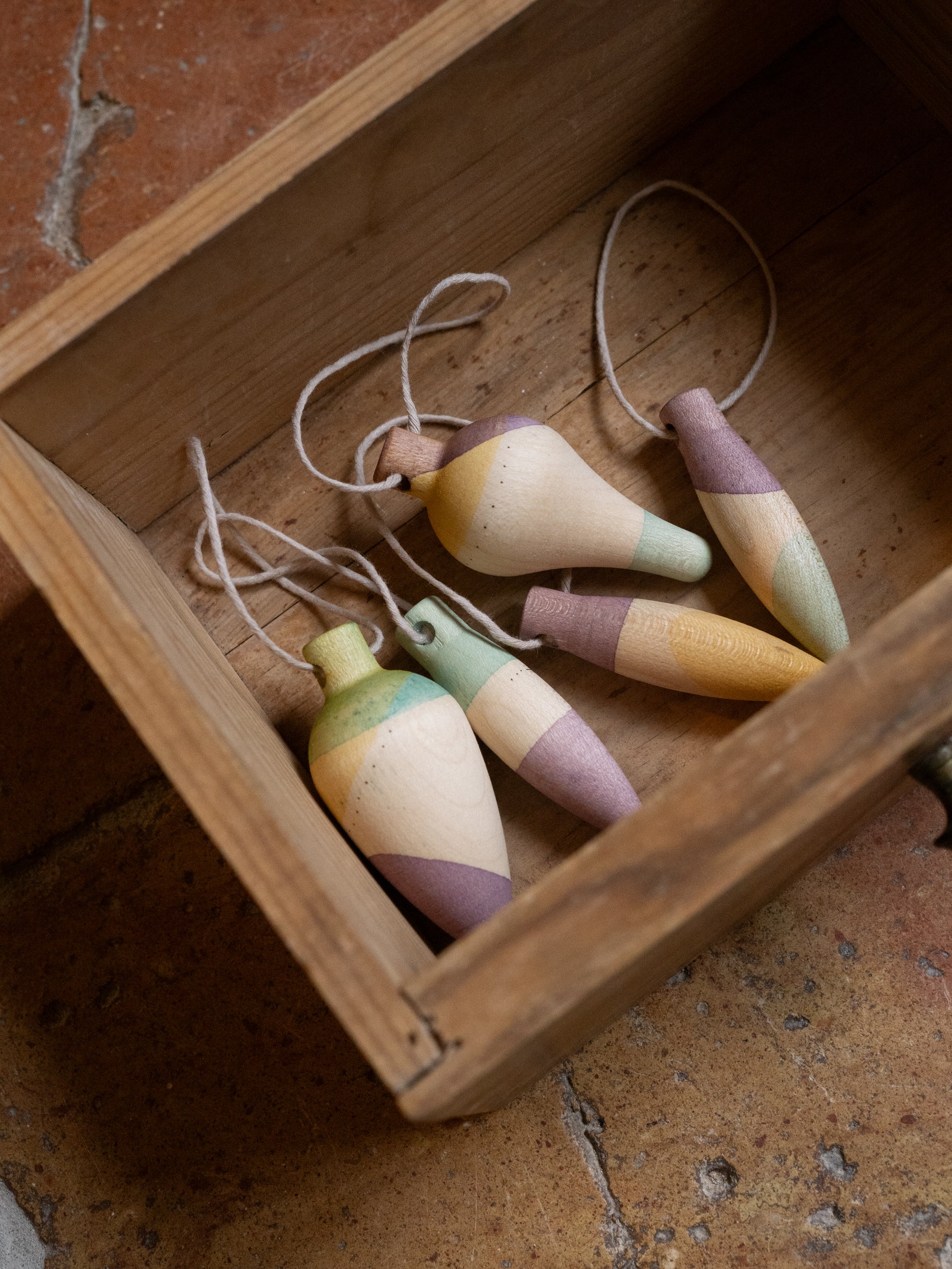 Grapat - Wood Christmas Ornament - Grapat - littleyoyo.ca