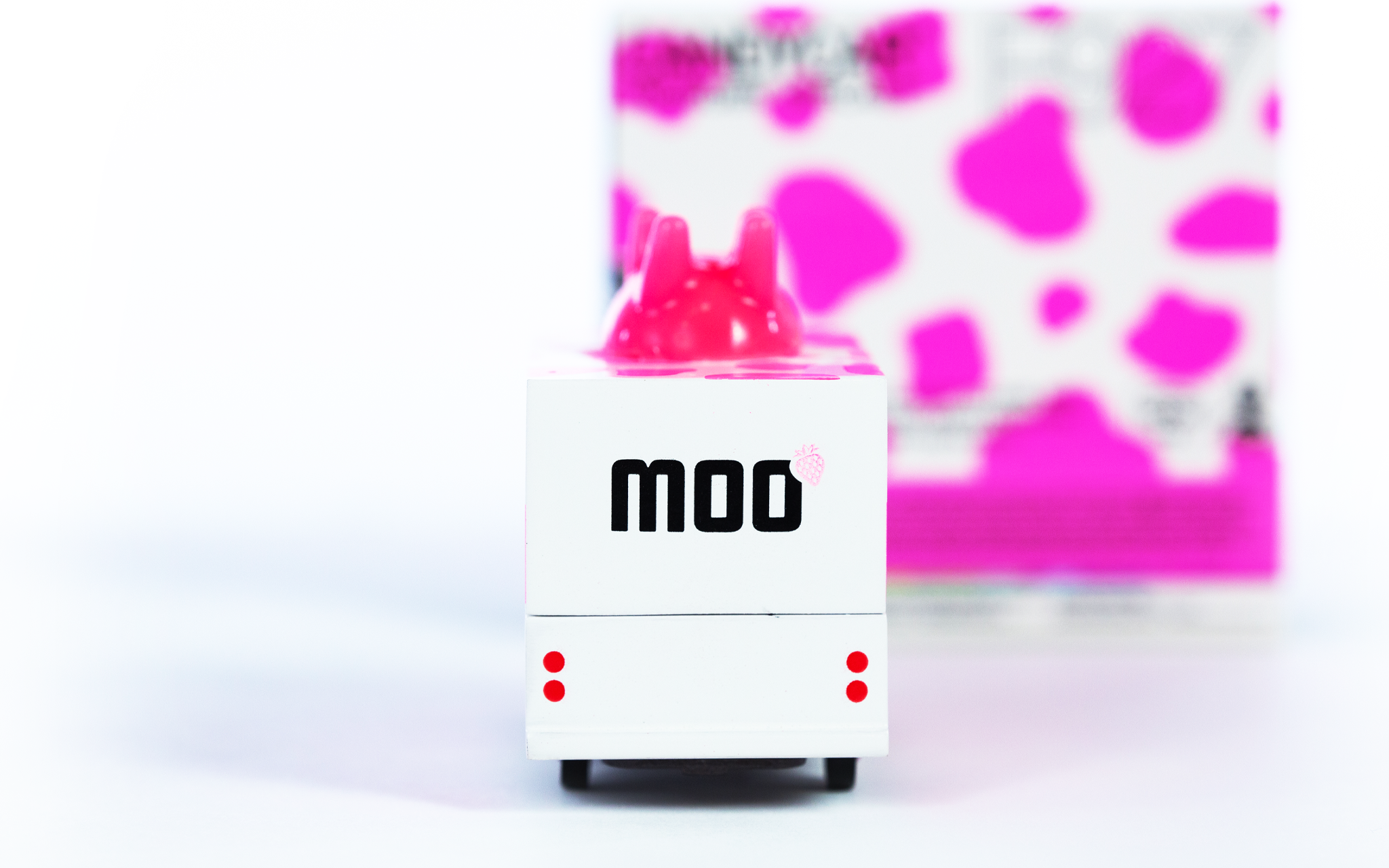 Candylab - Candyvan Strawberry Moo Milk Van - Candylab - littleyoyo.ca