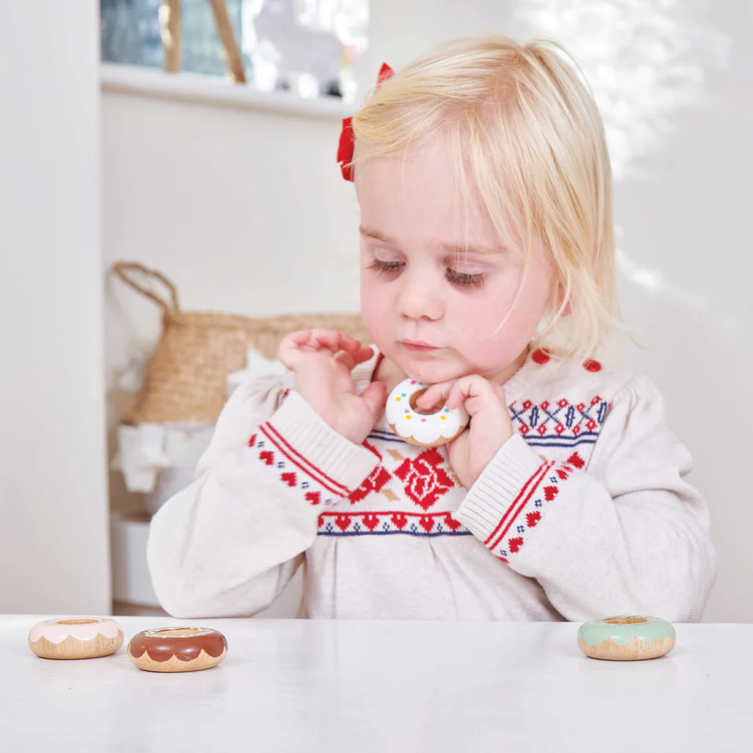 Le Toy Van - Wooden Doughnut Play Food Set - Le Toy Van - littleyoyo.ca