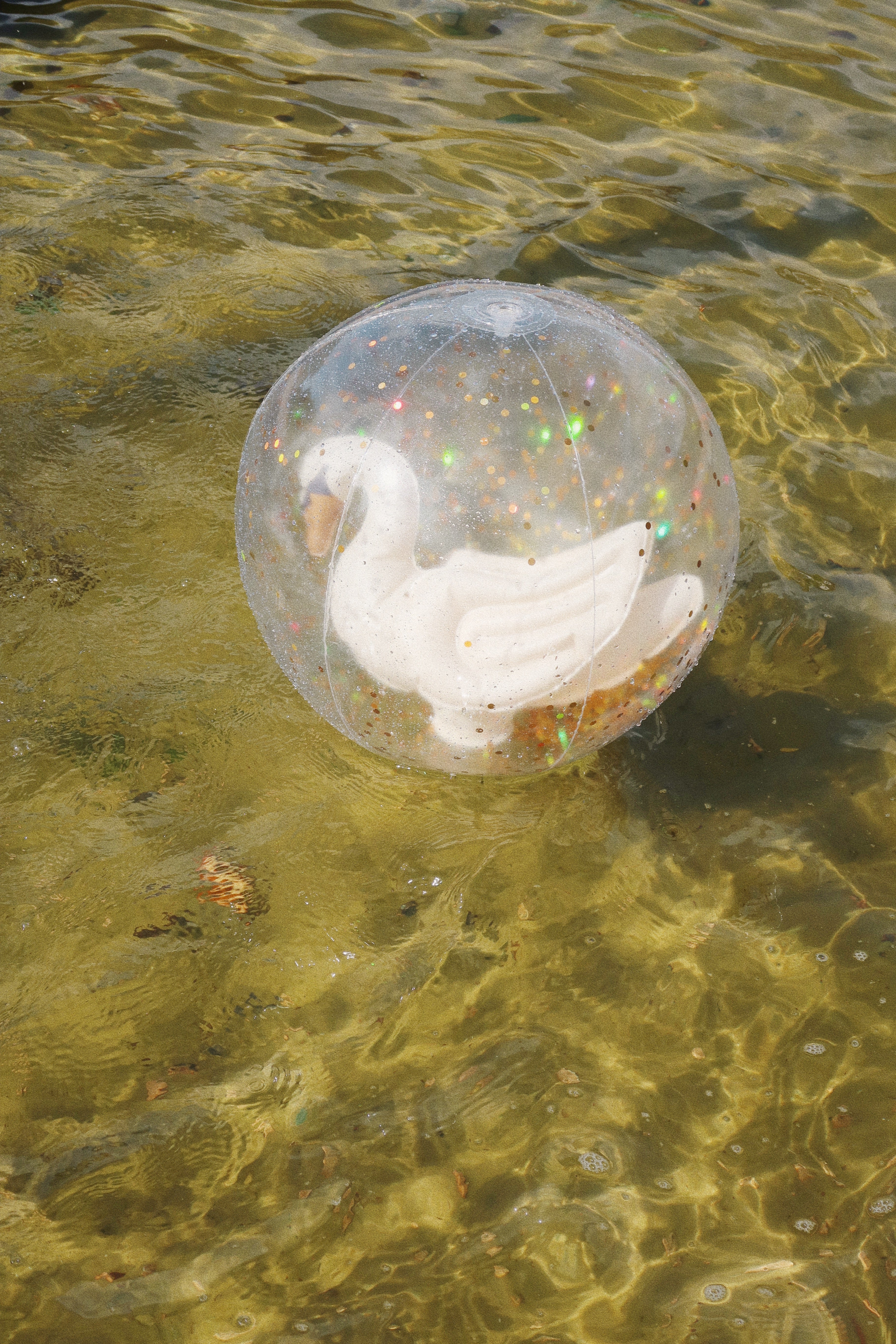 Konges Slojd - Swan Beach Ball - Konges Slojd - littleyoyo.ca