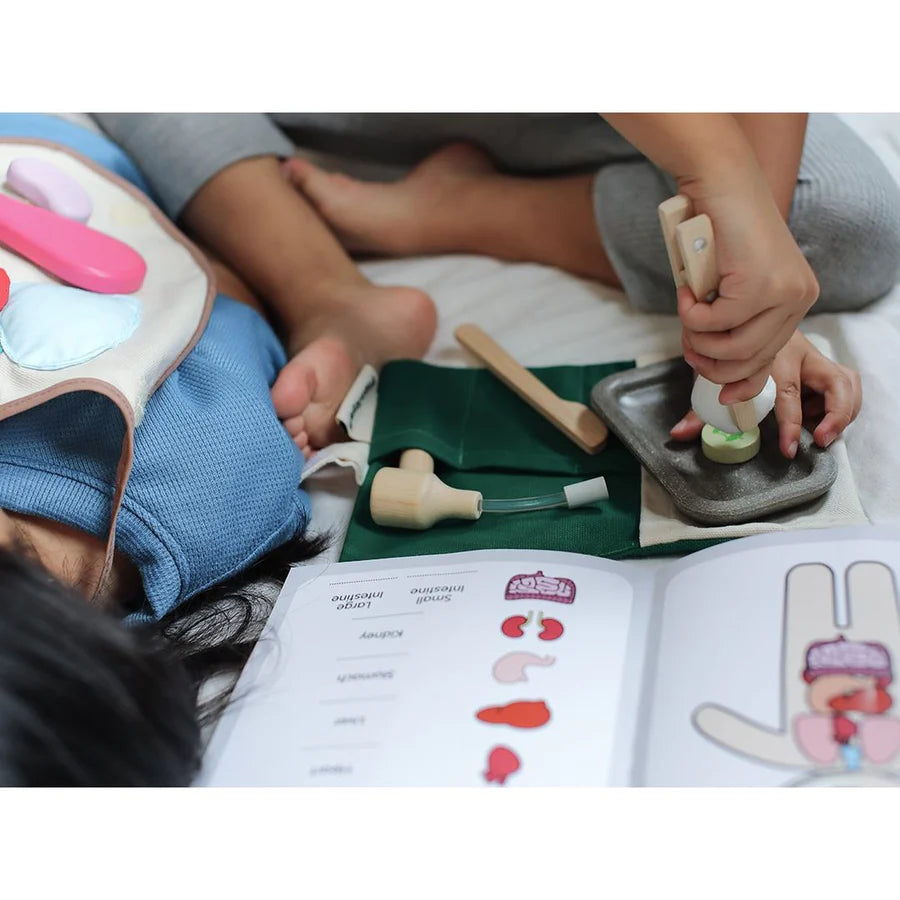 PlanToys - Surgeon Play Set
