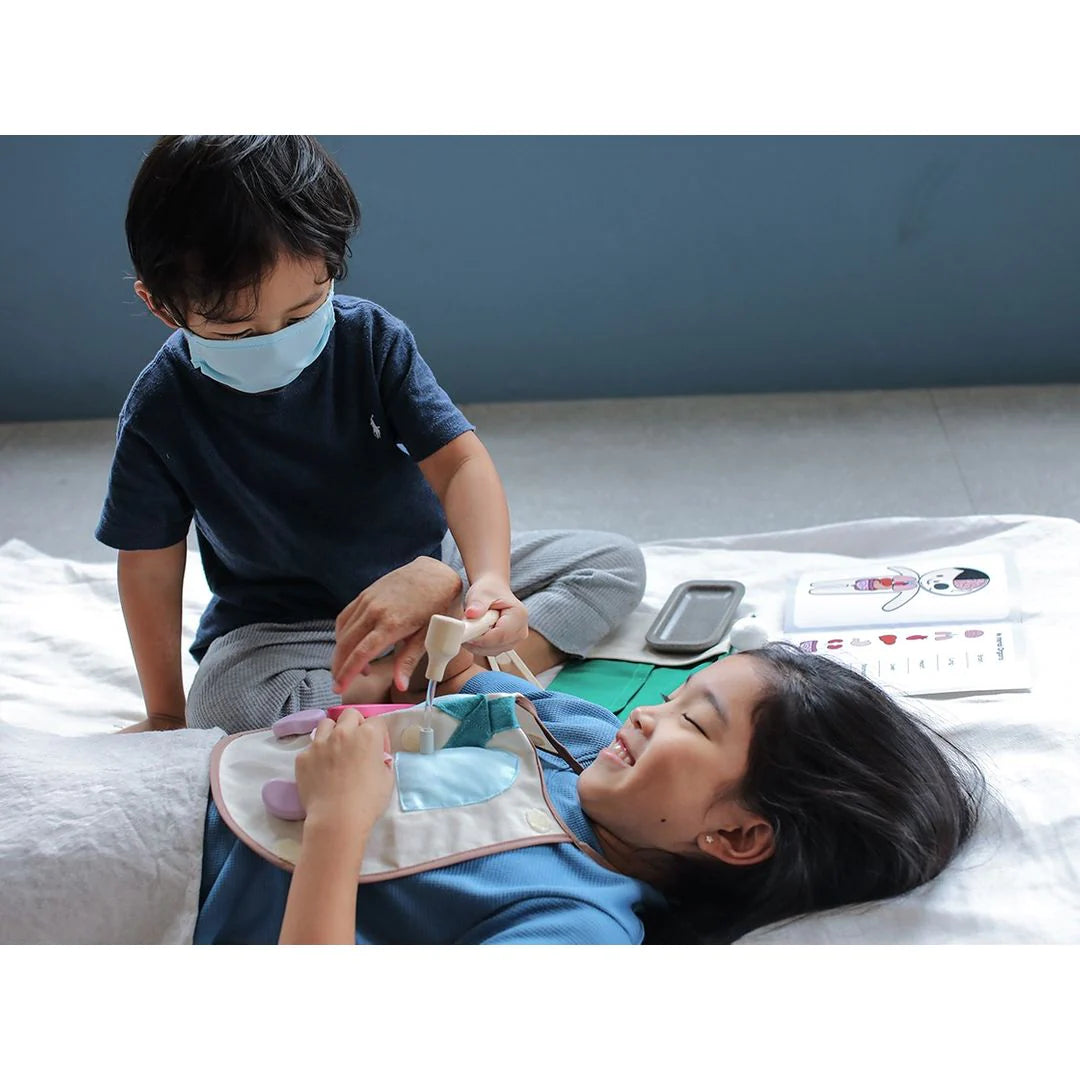 PlanToys - Surgeon Play Set