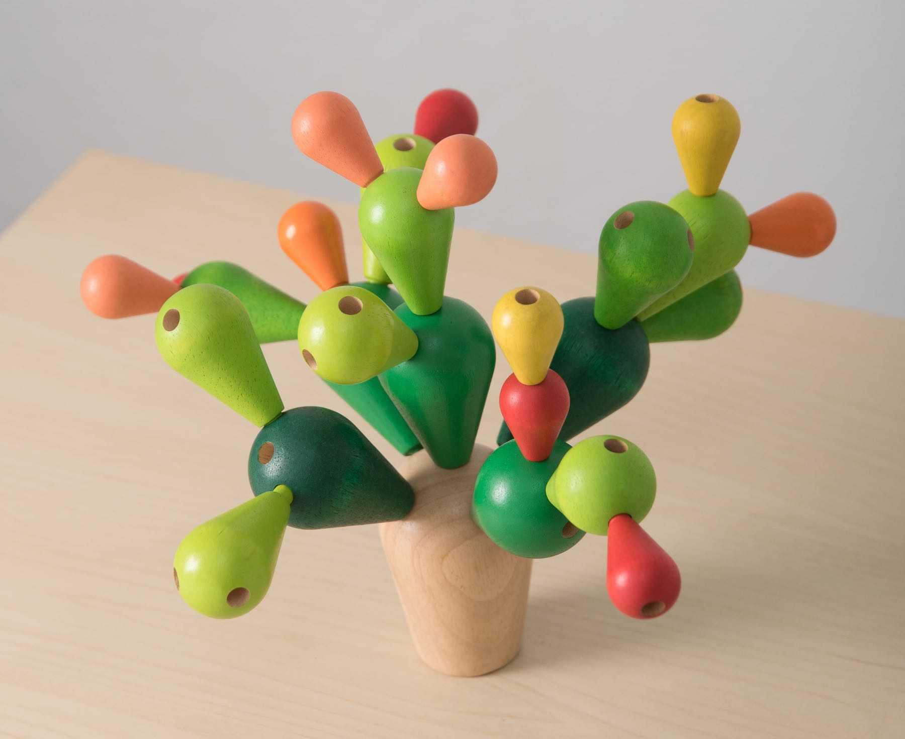 PlanToys - Balancing Cactus - PlanToys - littleyoyo.ca