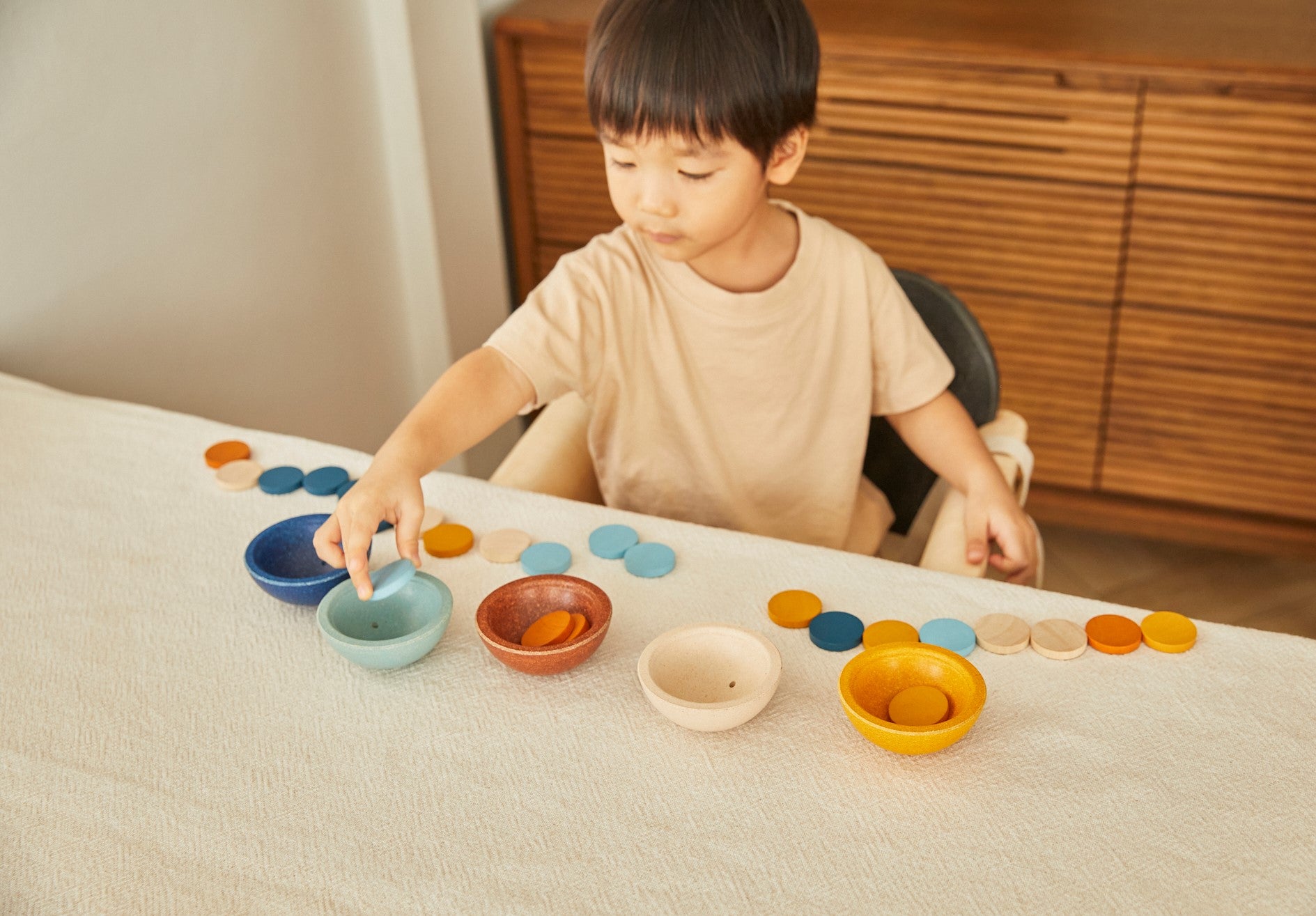 PlanToys - Sort & Count Cups - Orchard - PlanToys - littleyoyo.ca