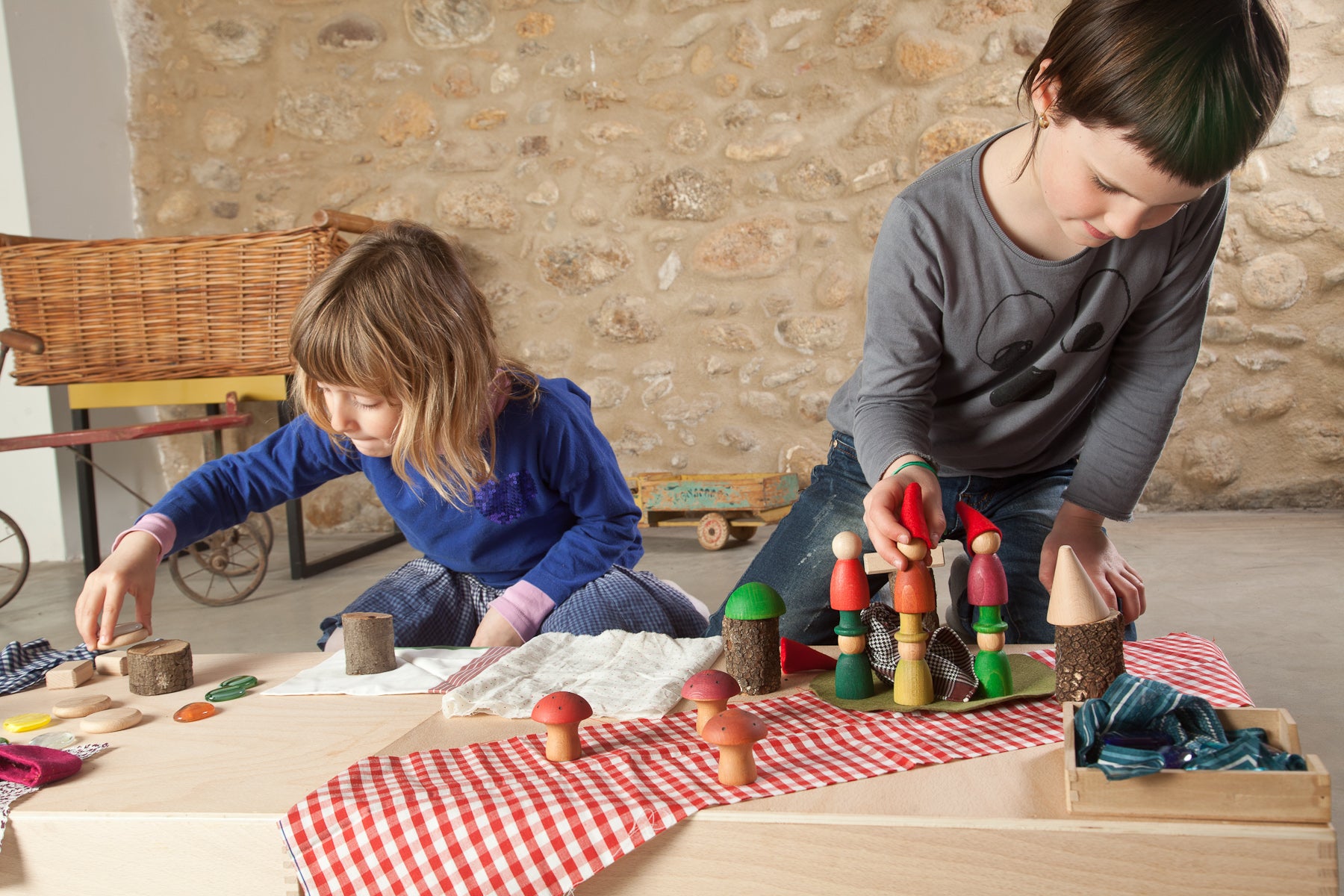 Grapat - Wood Coloured Nins of the Forest - Grapat - littleyoyo.ca