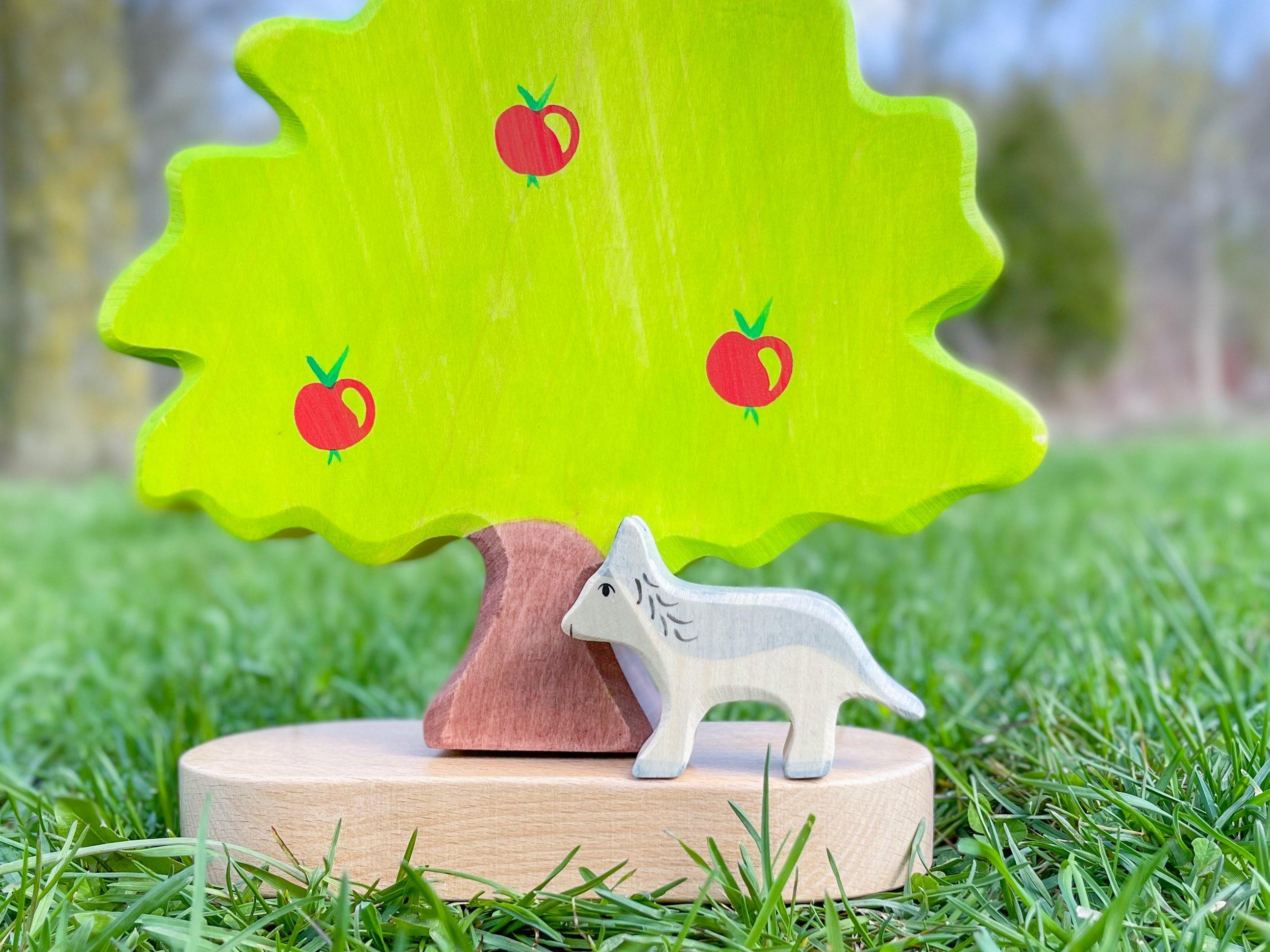 Holztiger - Small Wolf Wooden Figure - Holztiger - littleyoyo.ca