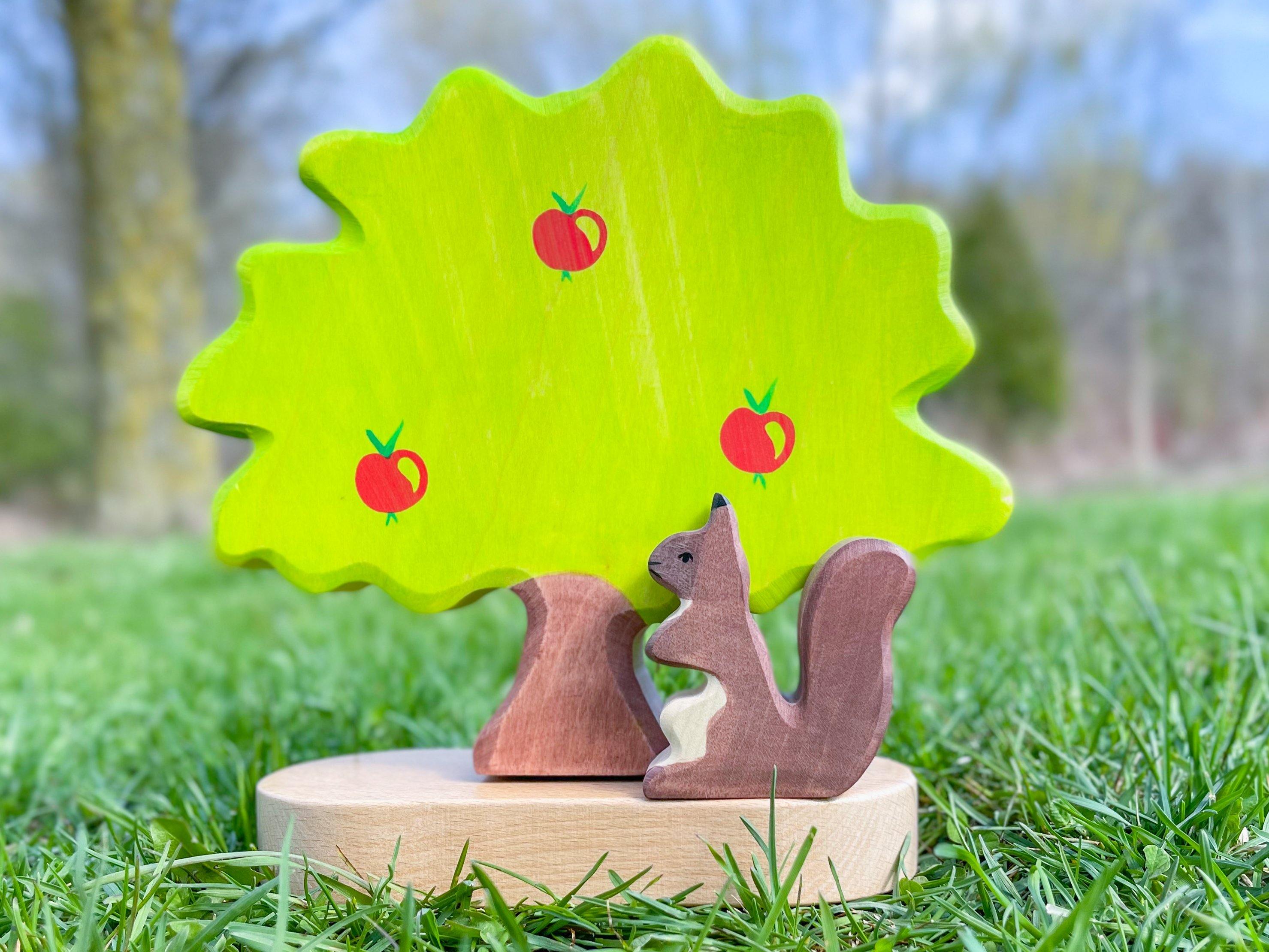 Holztiger - Squirrel Wooden Figure - Holztiger - littleyoyo.ca