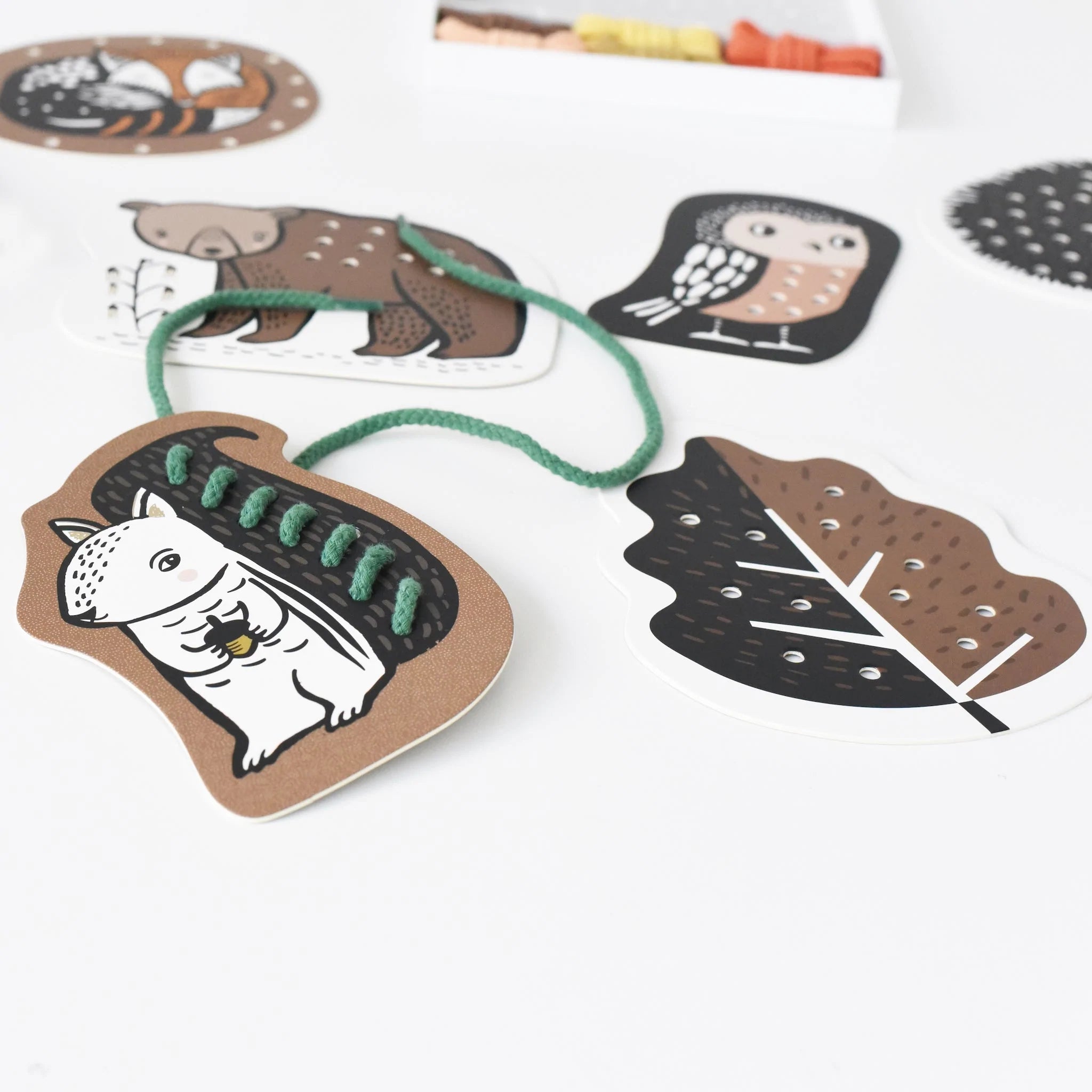Wee Gallery - Lacing Cards - Woodland Animals - Wee Gallery - littleyoyo.ca