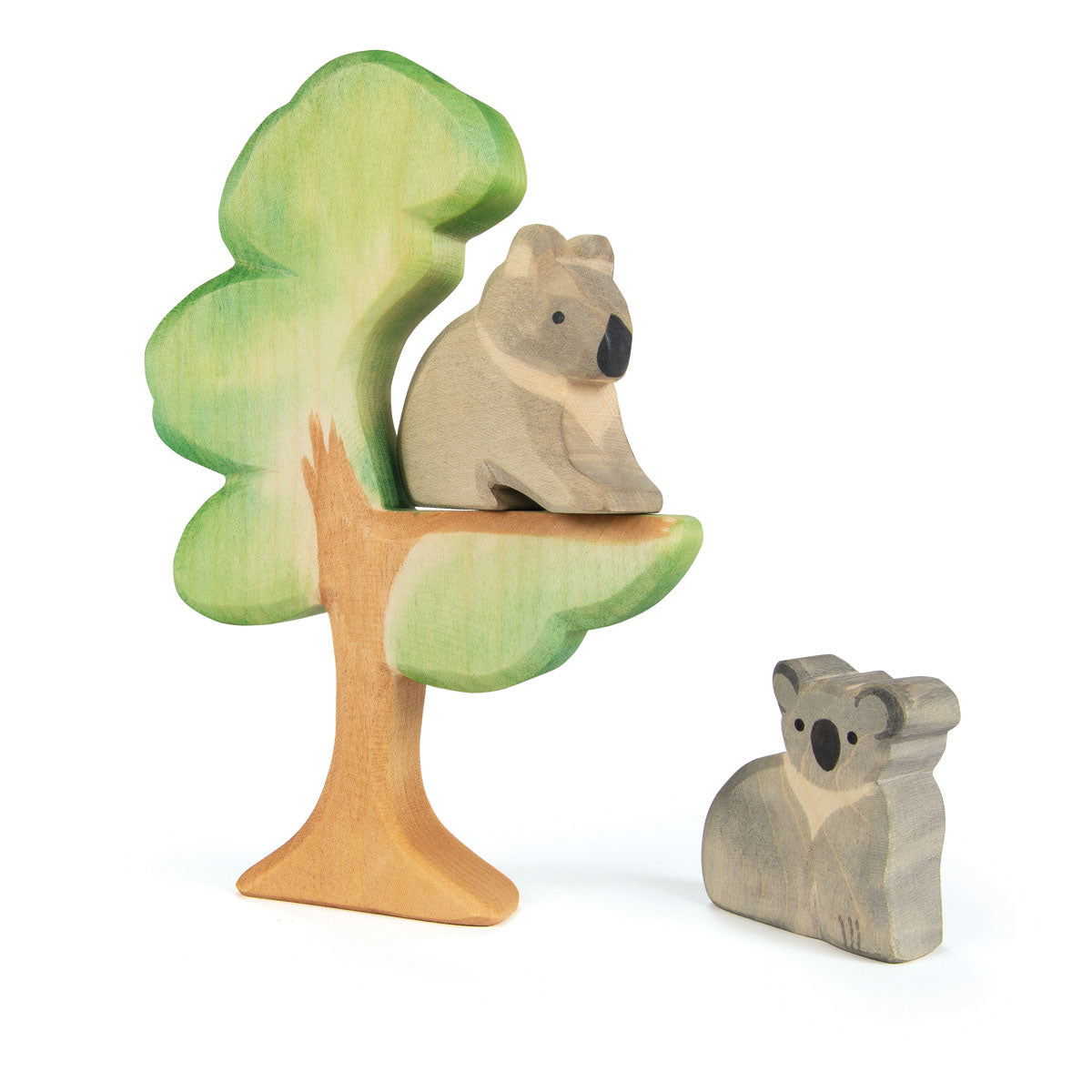 Ostheimer koalas with eucalyptus tree