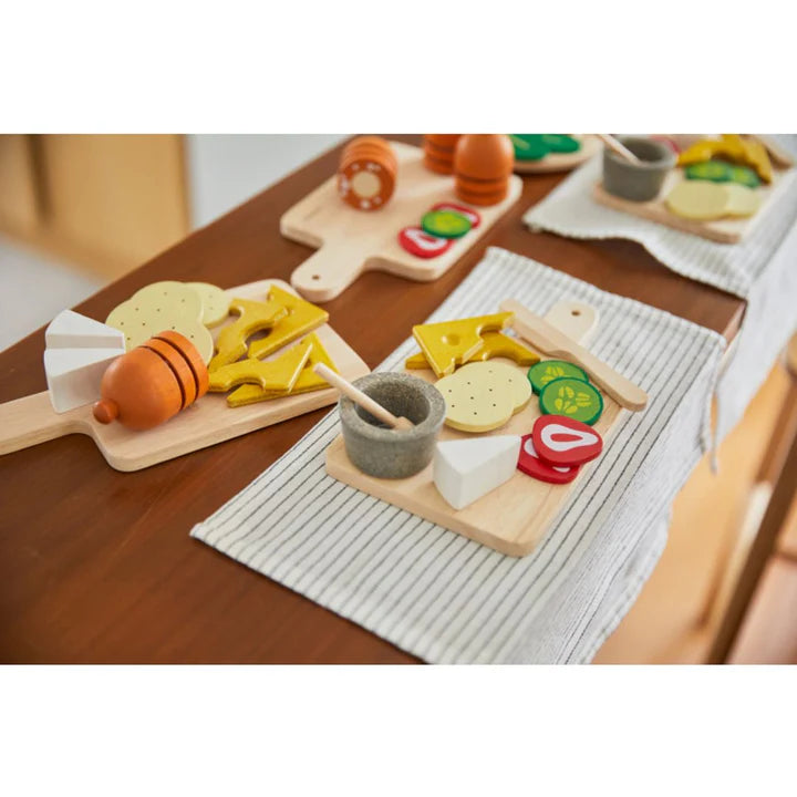 PlanToys - Cheese & Charcuterie Board - PlanToys - littleyoyo.ca