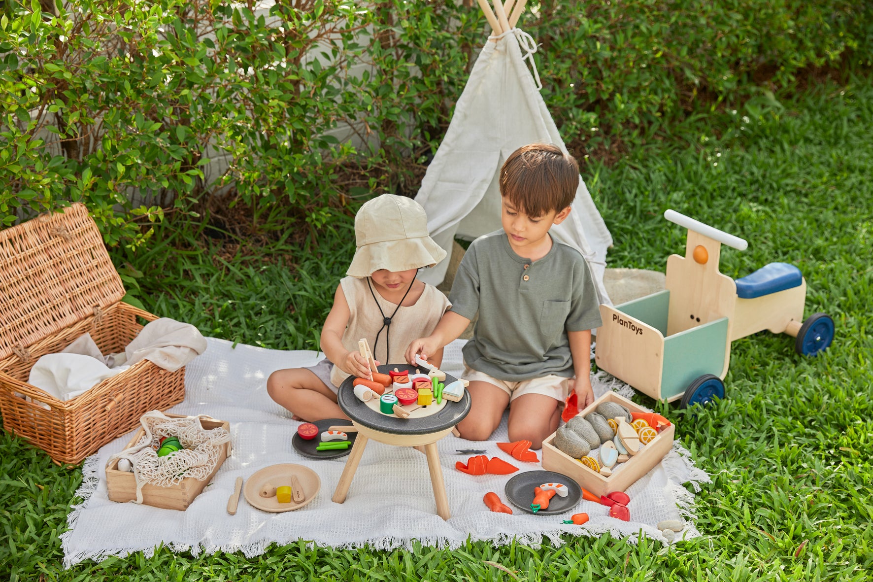 PlanToys - BBQ Playset - PlanToys - littleyoyo.ca