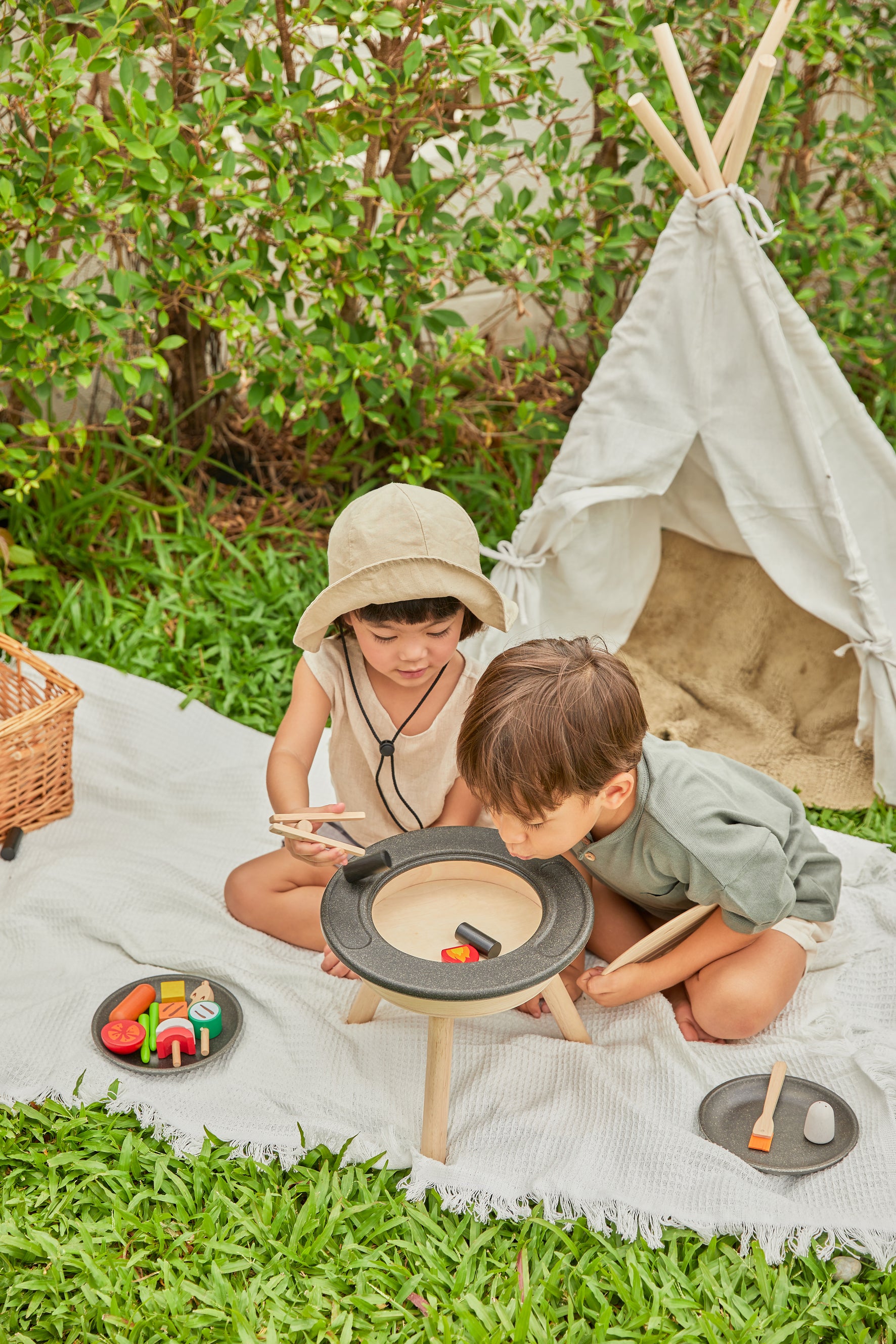 PlanToys - BBQ Playset - PlanToys - littleyoyo.ca