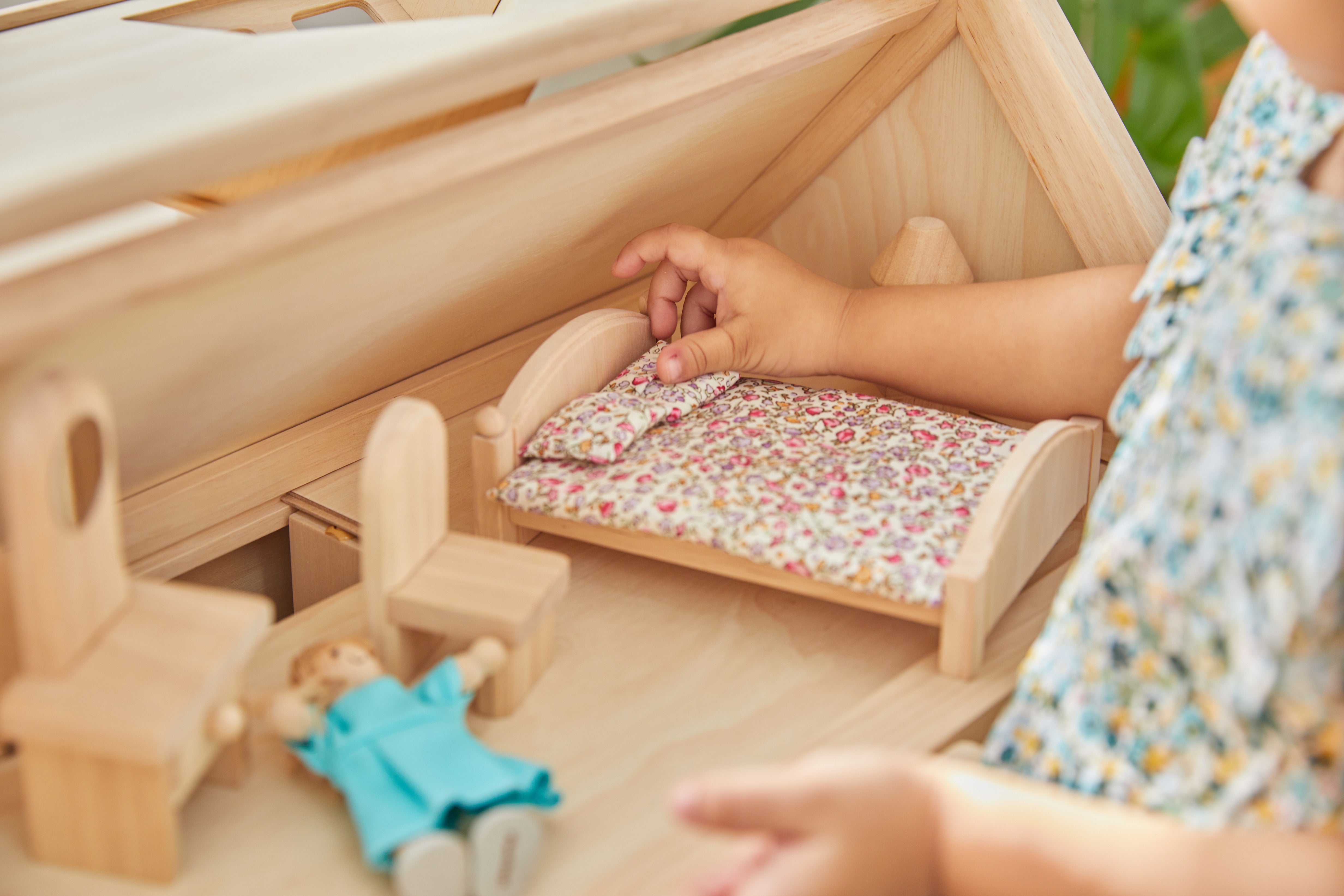 PlanToys - Victorian Dollhouse - PlanToys - littleyoyo.ca