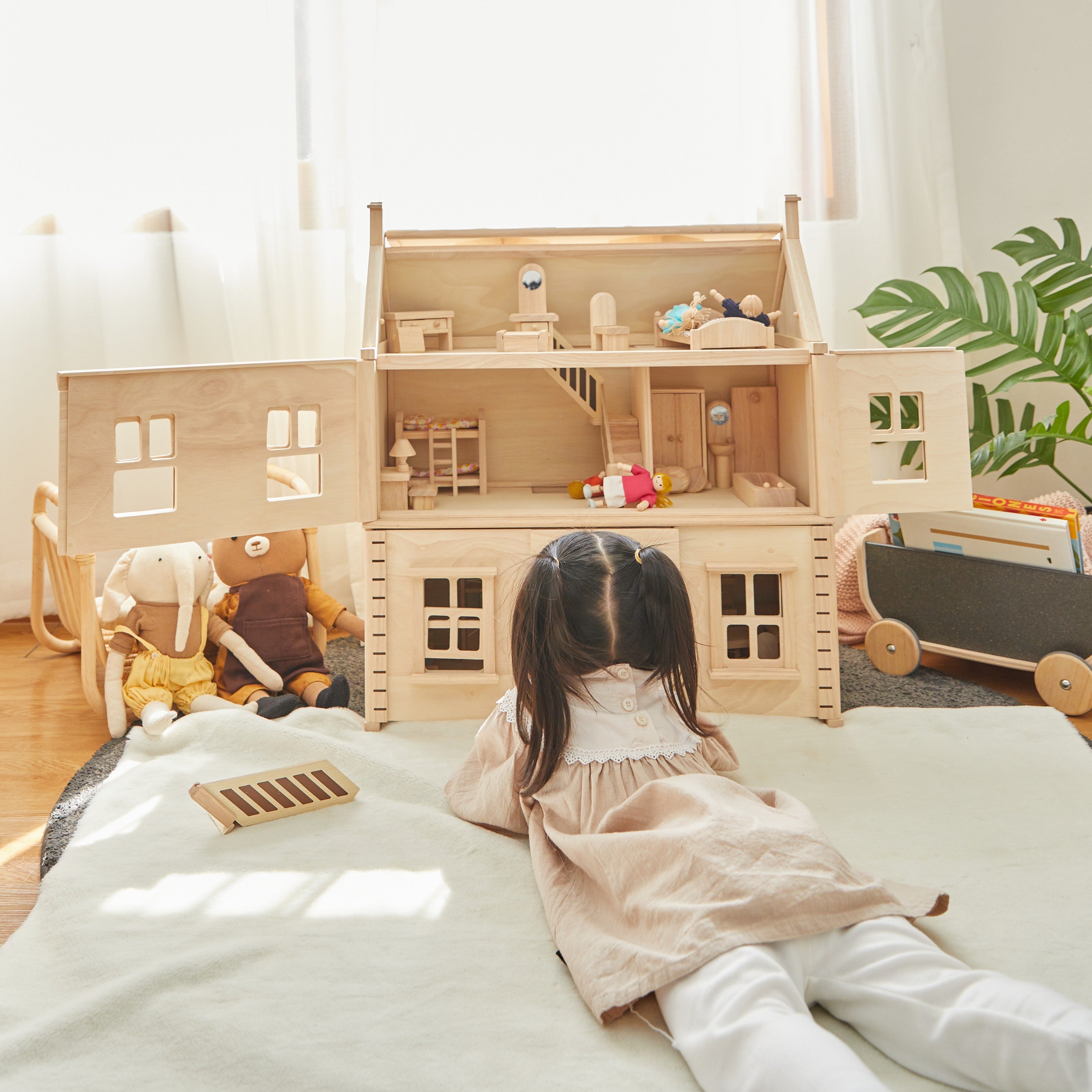 PlanToys - Victorian Dollhouse - PlanToys - littleyoyo.ca
