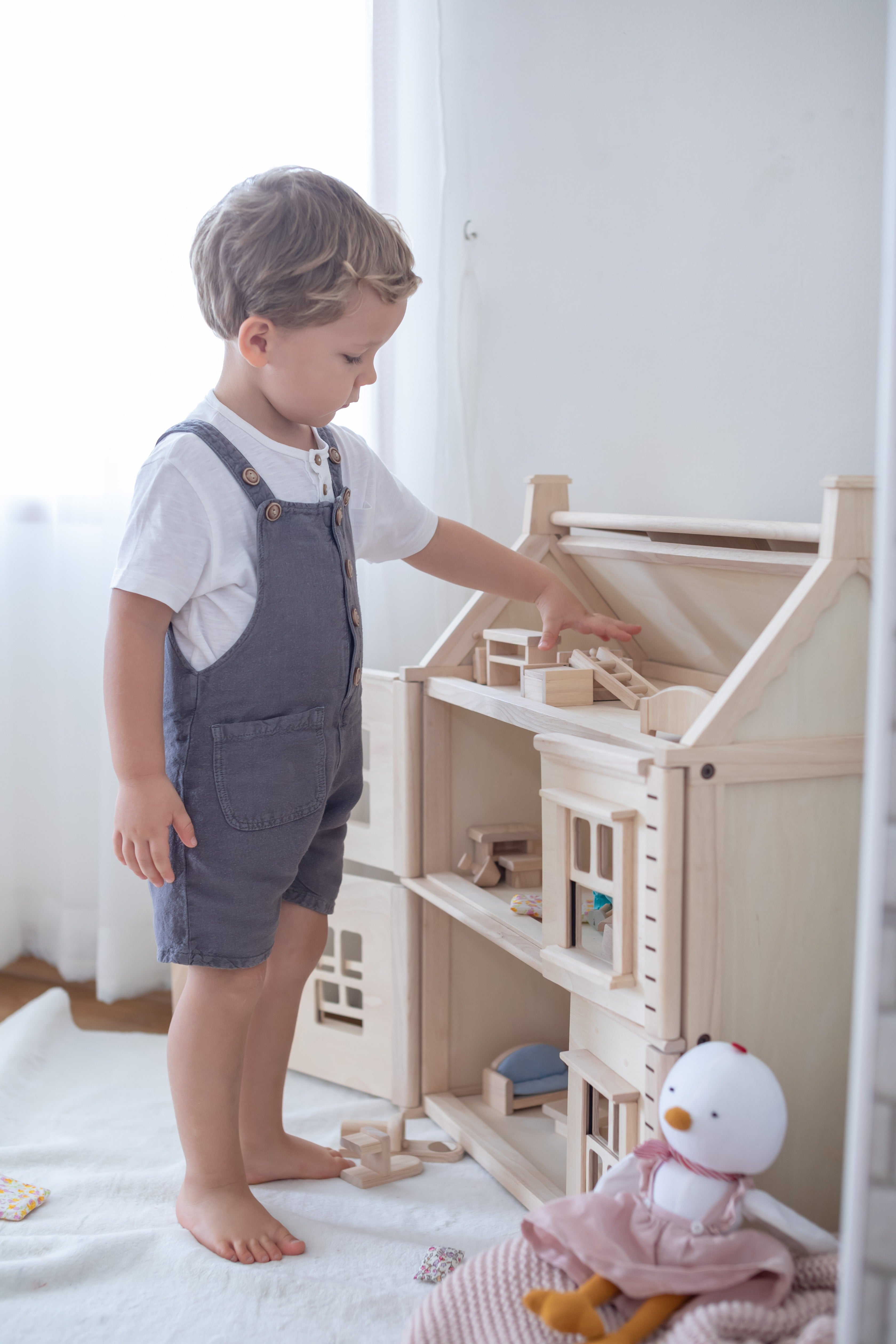 PlanToys - Victorian Dollhouse - PlanToys - littleyoyo.ca
