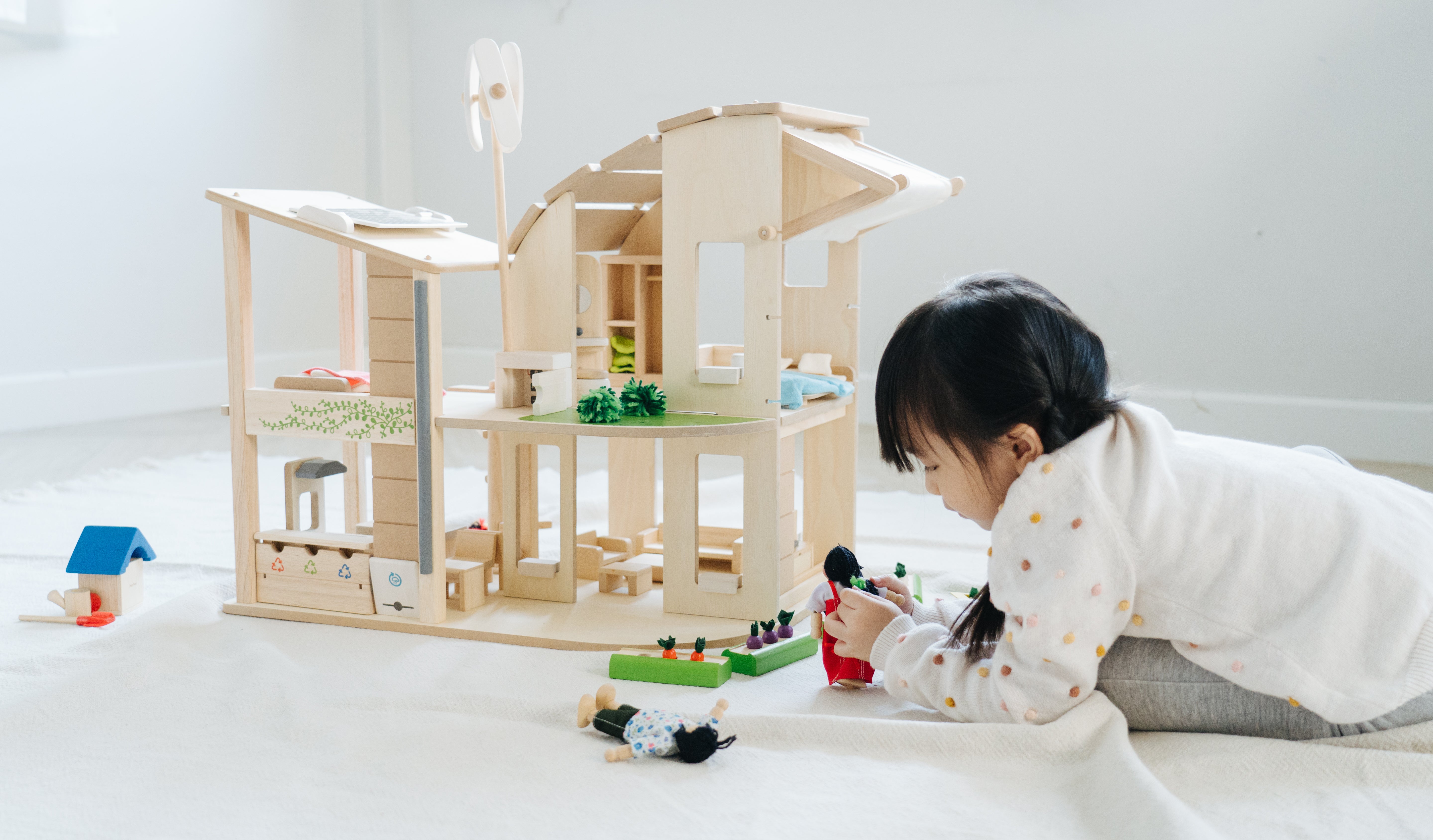 PlanToys - Green Dollhouse with Furniture - PlanToys - littleyoyo.ca