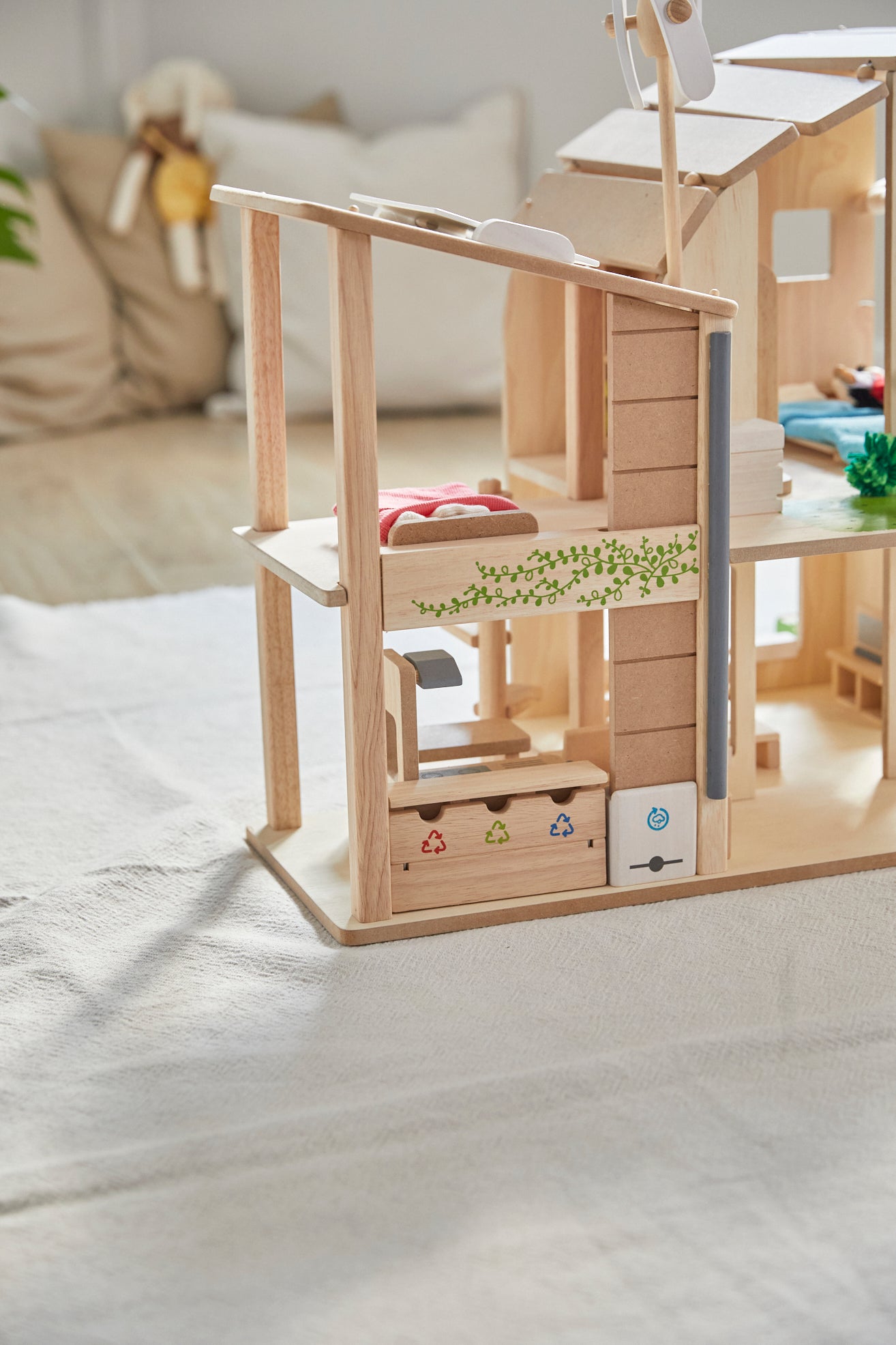 PlanToys - Green Dollhouse with Furniture