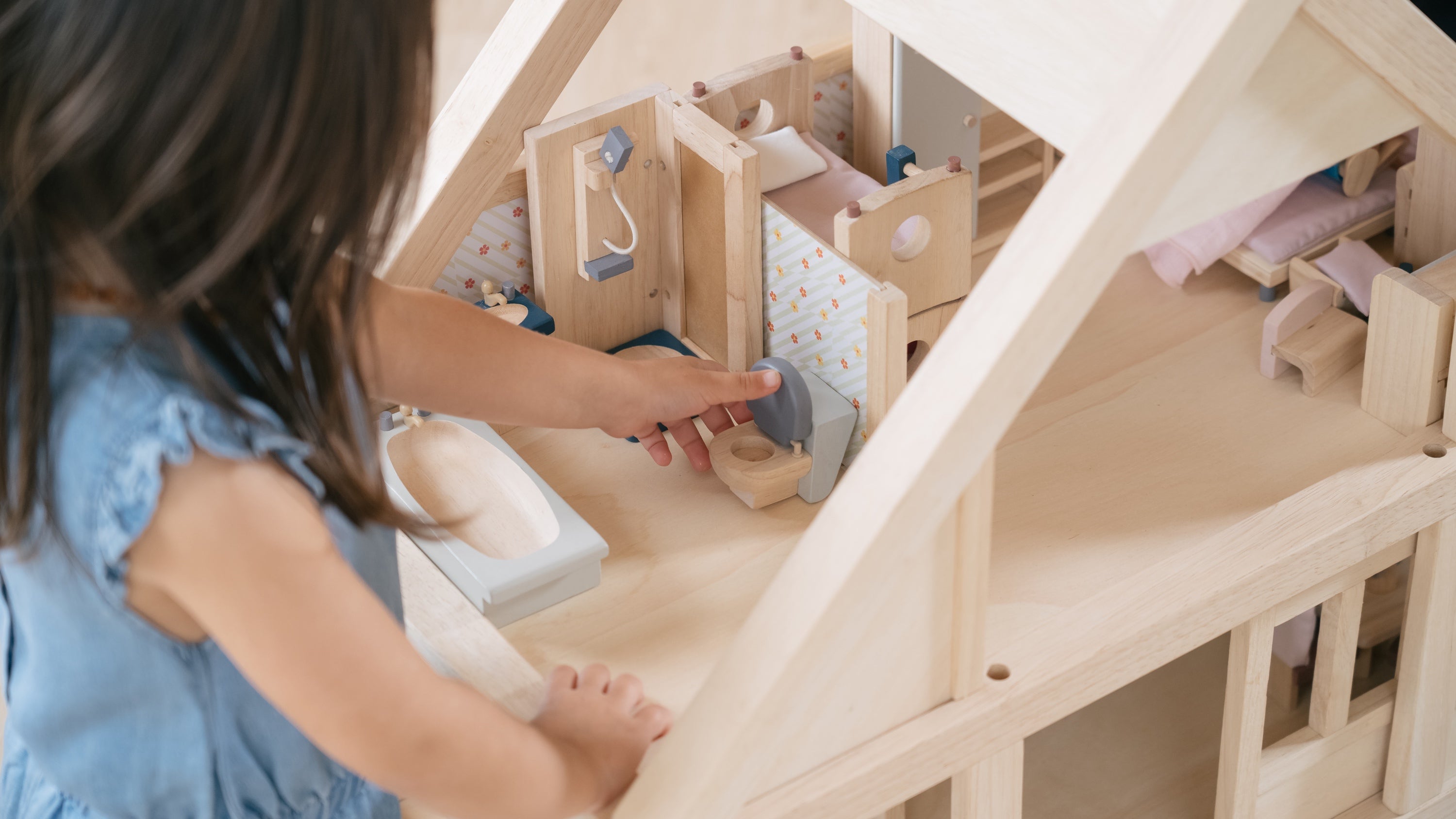 PlanToys - Bathroom - Orchard - PlanToys - littleyoyo.ca