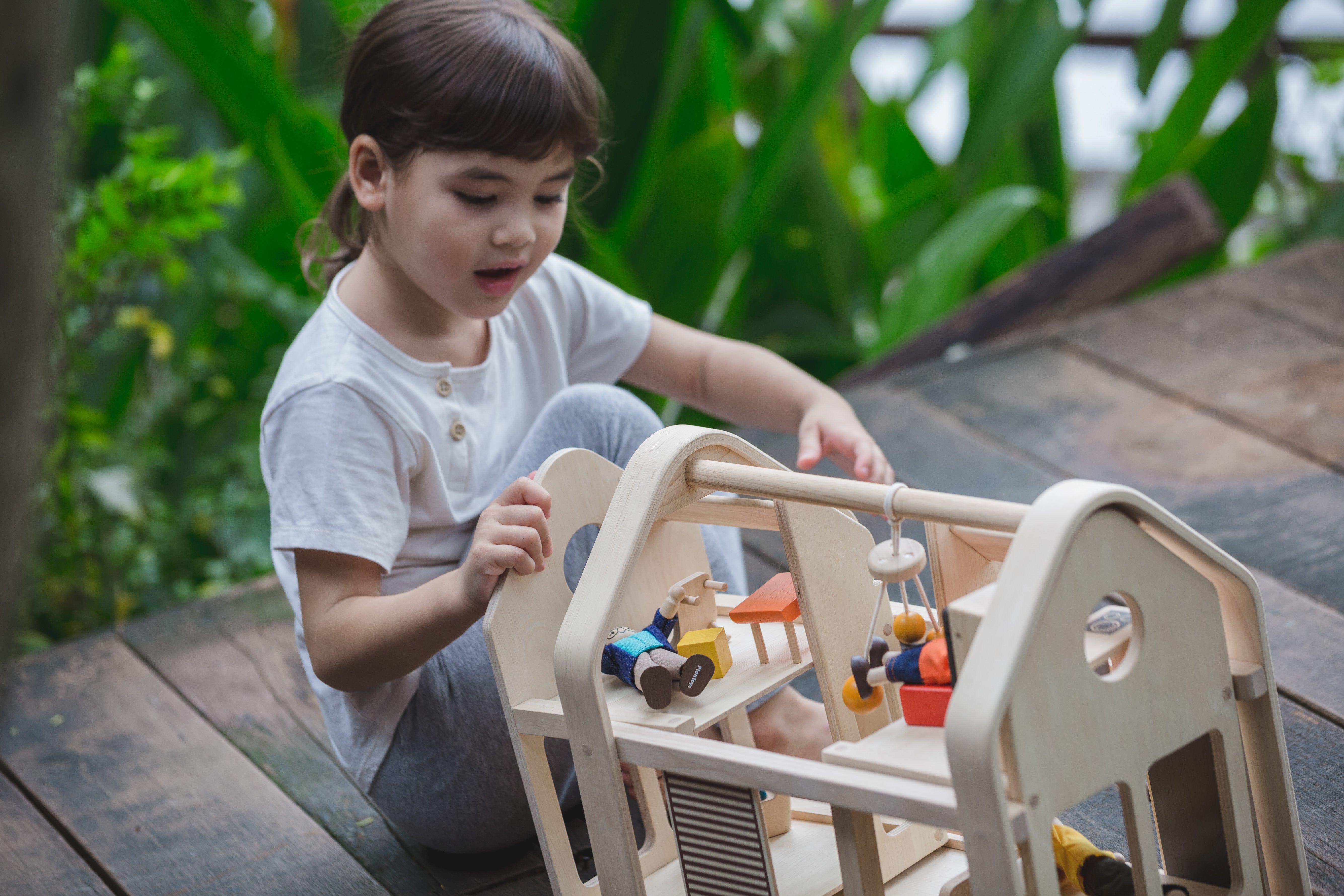 PlanToys - Slide N Go Dollhouse - PlanToys - littleyoyo.ca