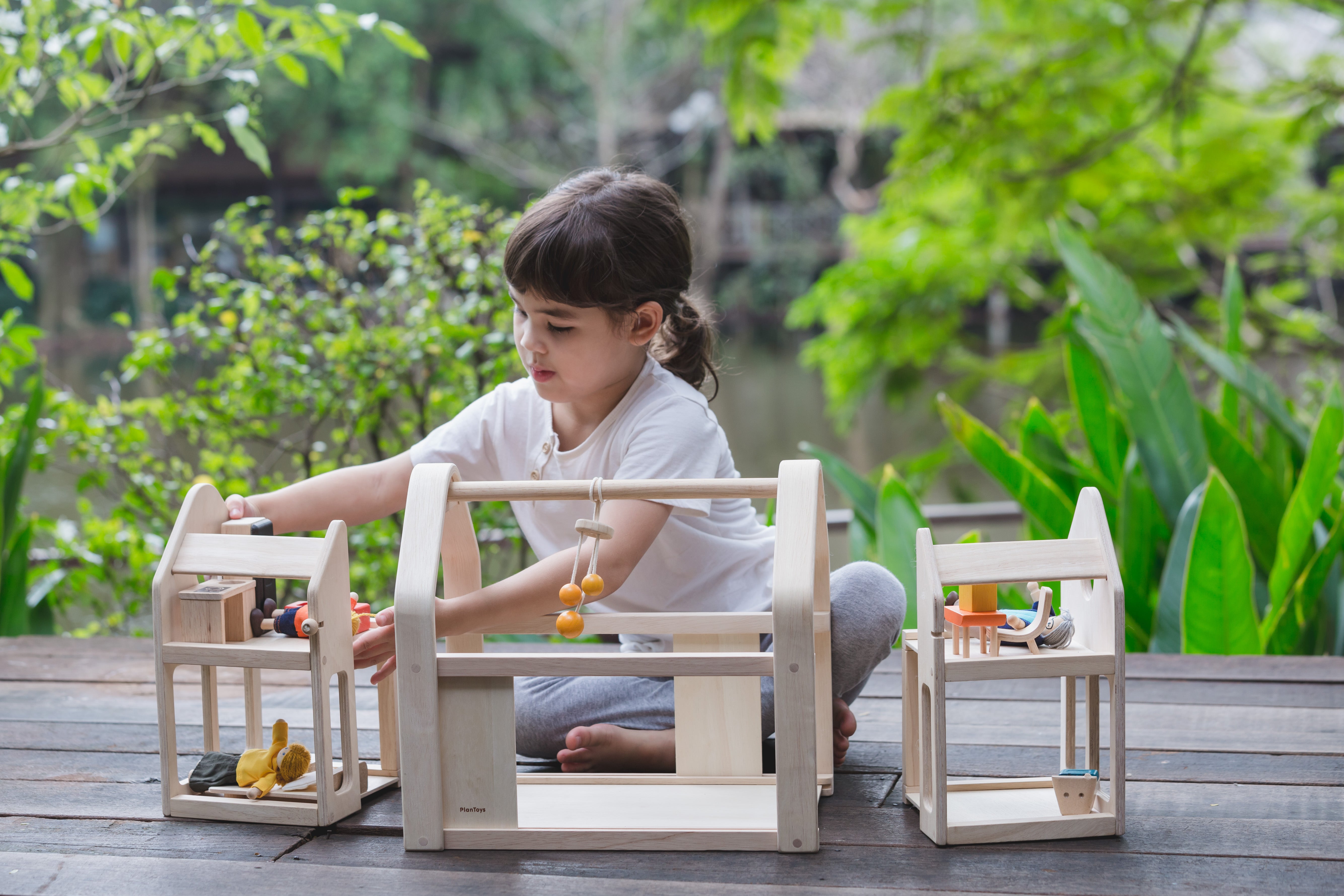 PlanToys - Slide N Go Dollhouse - PlanToys - littleyoyo.ca
