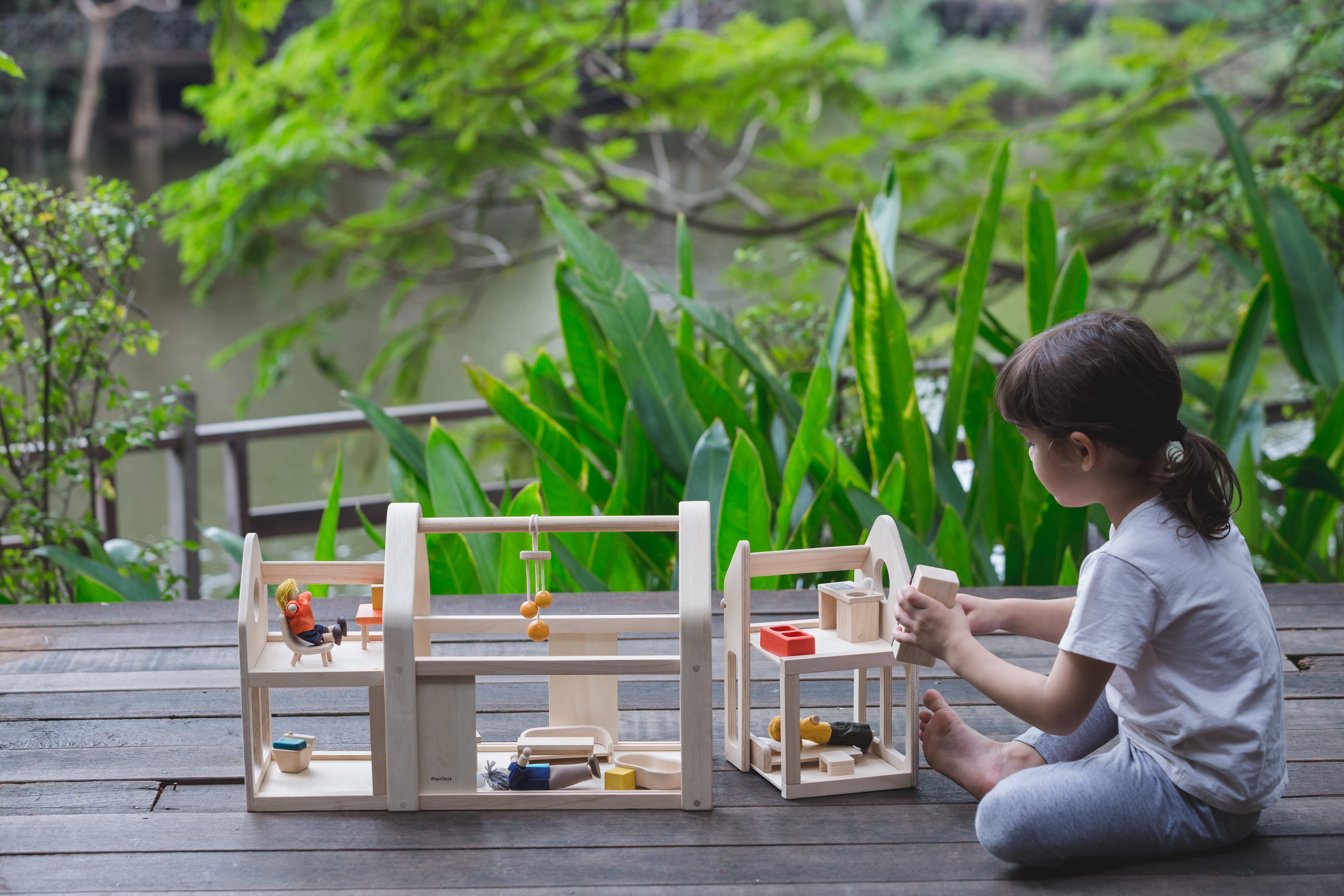 PlanToys - Slide N Go Dollhouse - PlanToys - littleyoyo.ca