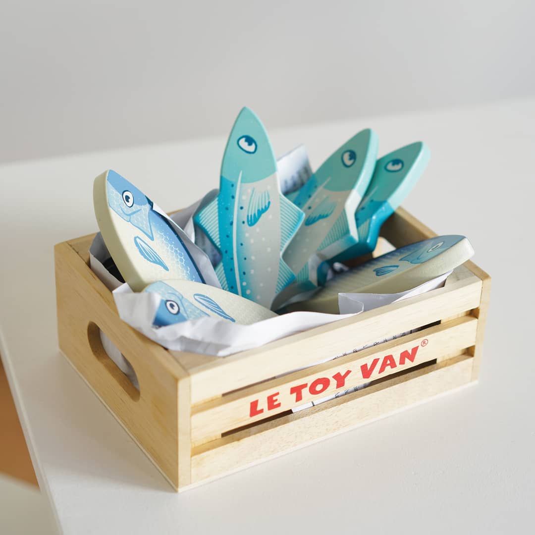 Le Toy Van - Market Fish Wooden Play Food Crate - Le Toy Van - littleyoyo.ca