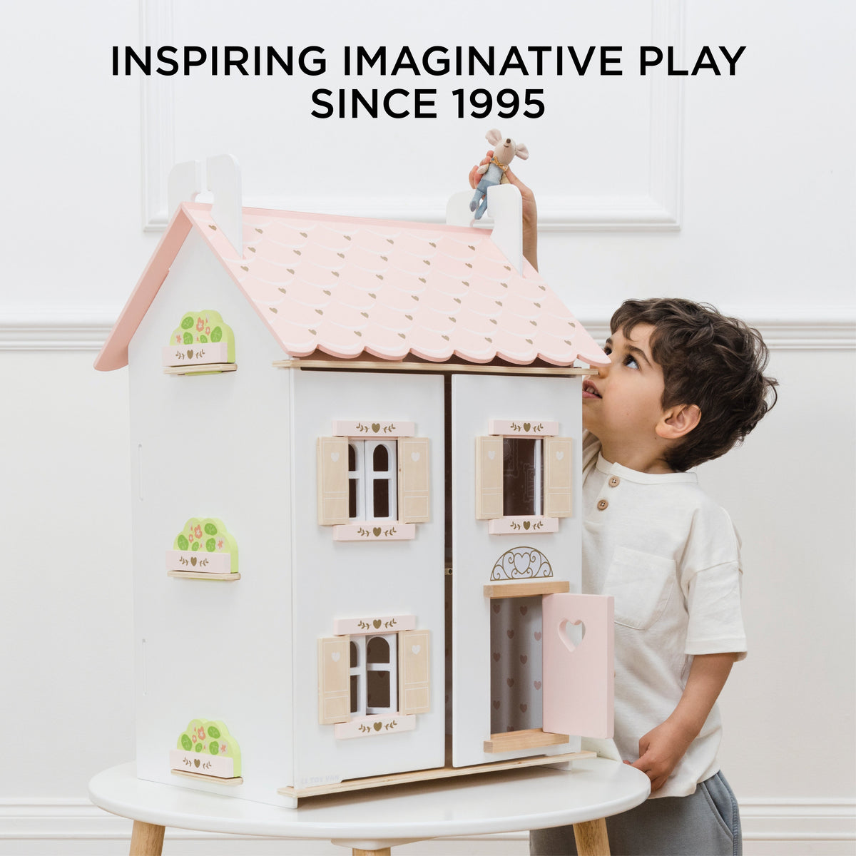 Le Toy Van - Roseheart Wooden Dolls House, Furniture & Family - Le Toy Van - littleyoyo.ca