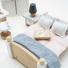 Le Toy Van - Wooden Dolls House Bedroom - Le Toy Van - littleyoyo.ca