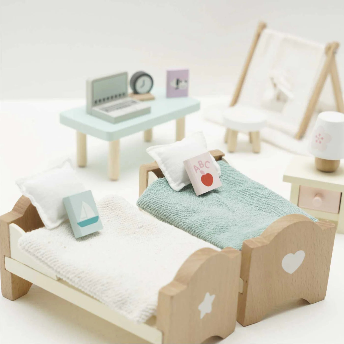 Le Toy Van - Wooden Dolls house Children's Bedroom