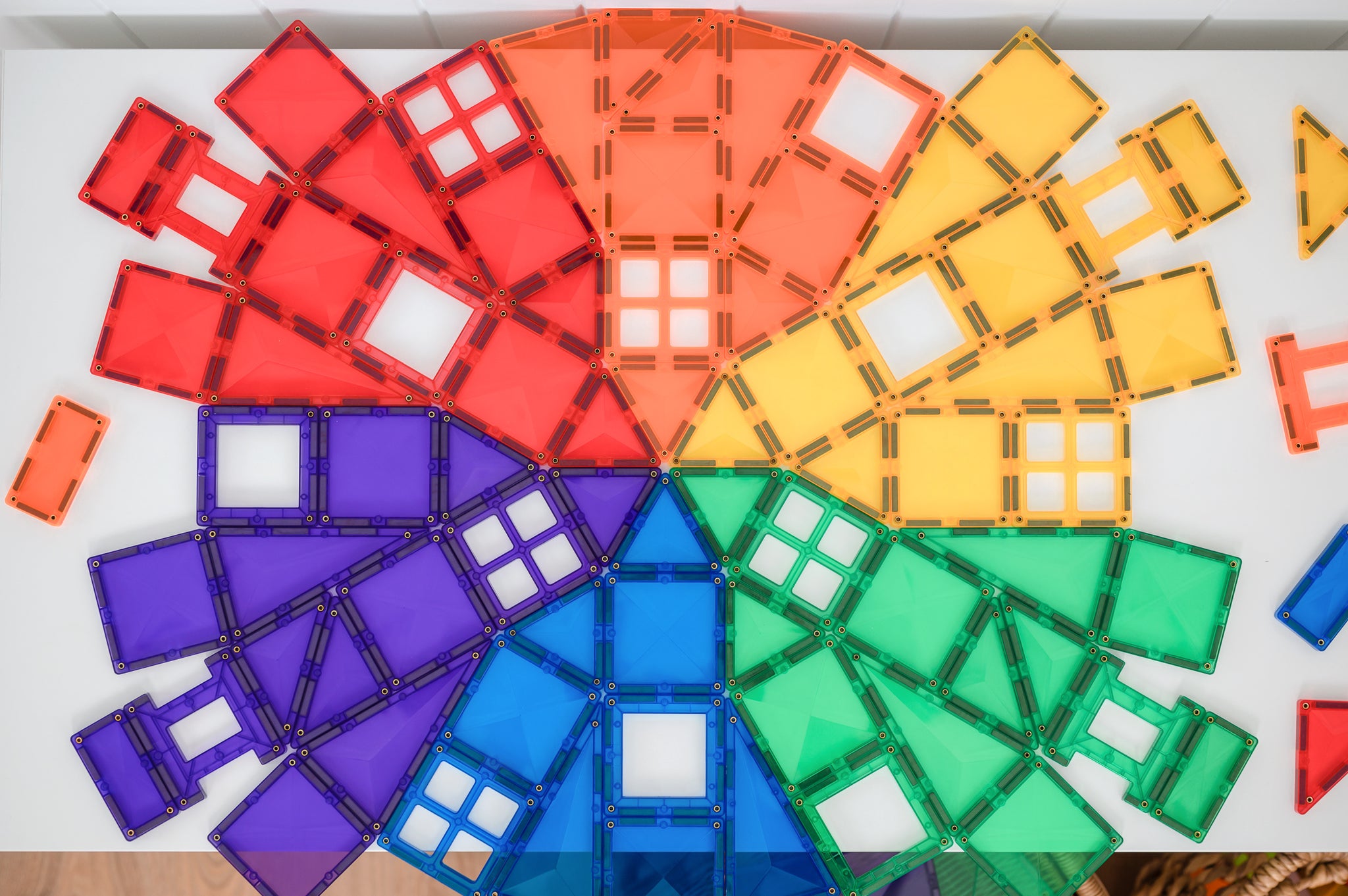 Connetix - 102 Piece Rainbow Creative Pack Magnetic Tiles