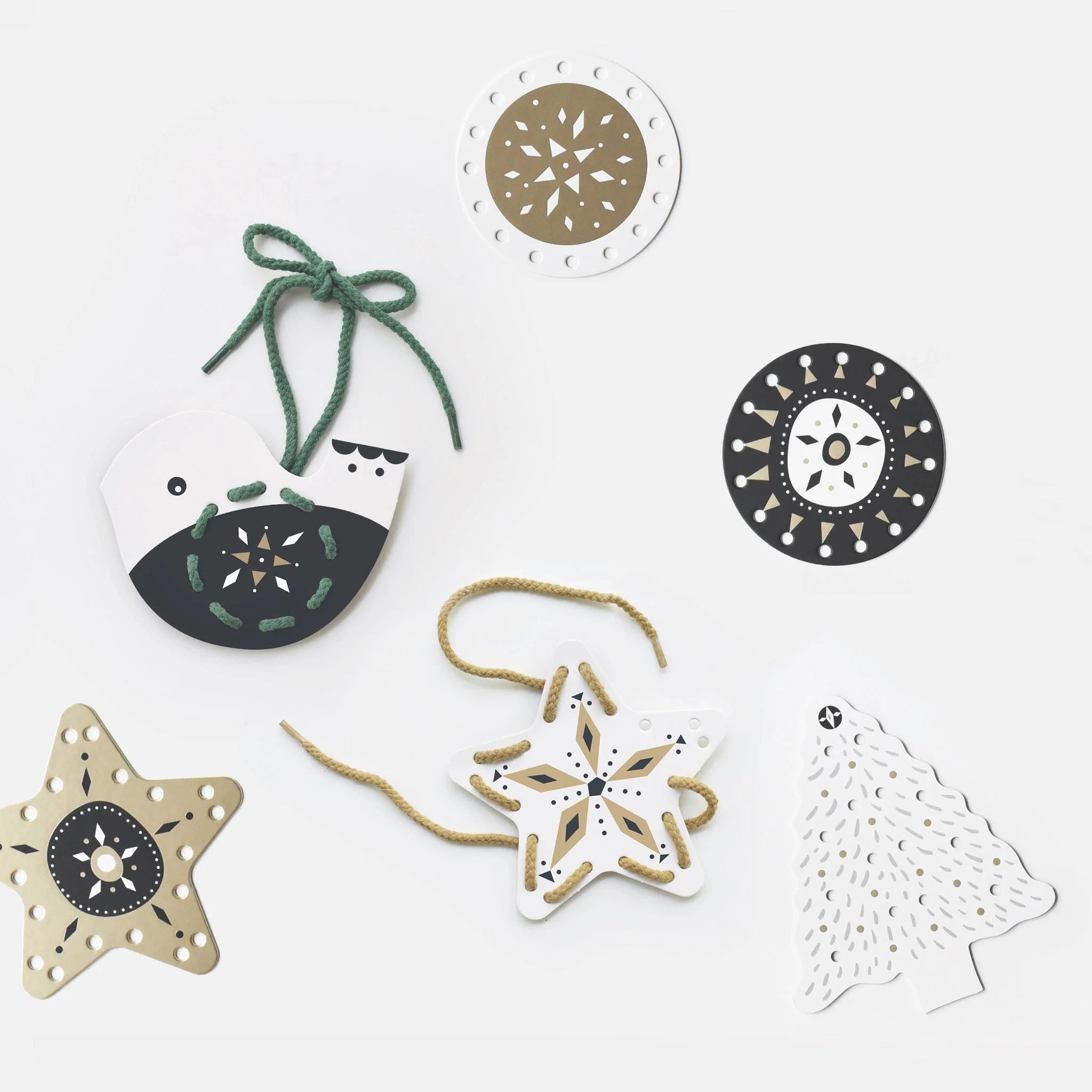 Wee Gallery - Festive Fun Lacing Ornaments - Wee Gallery - littleyoyo.ca