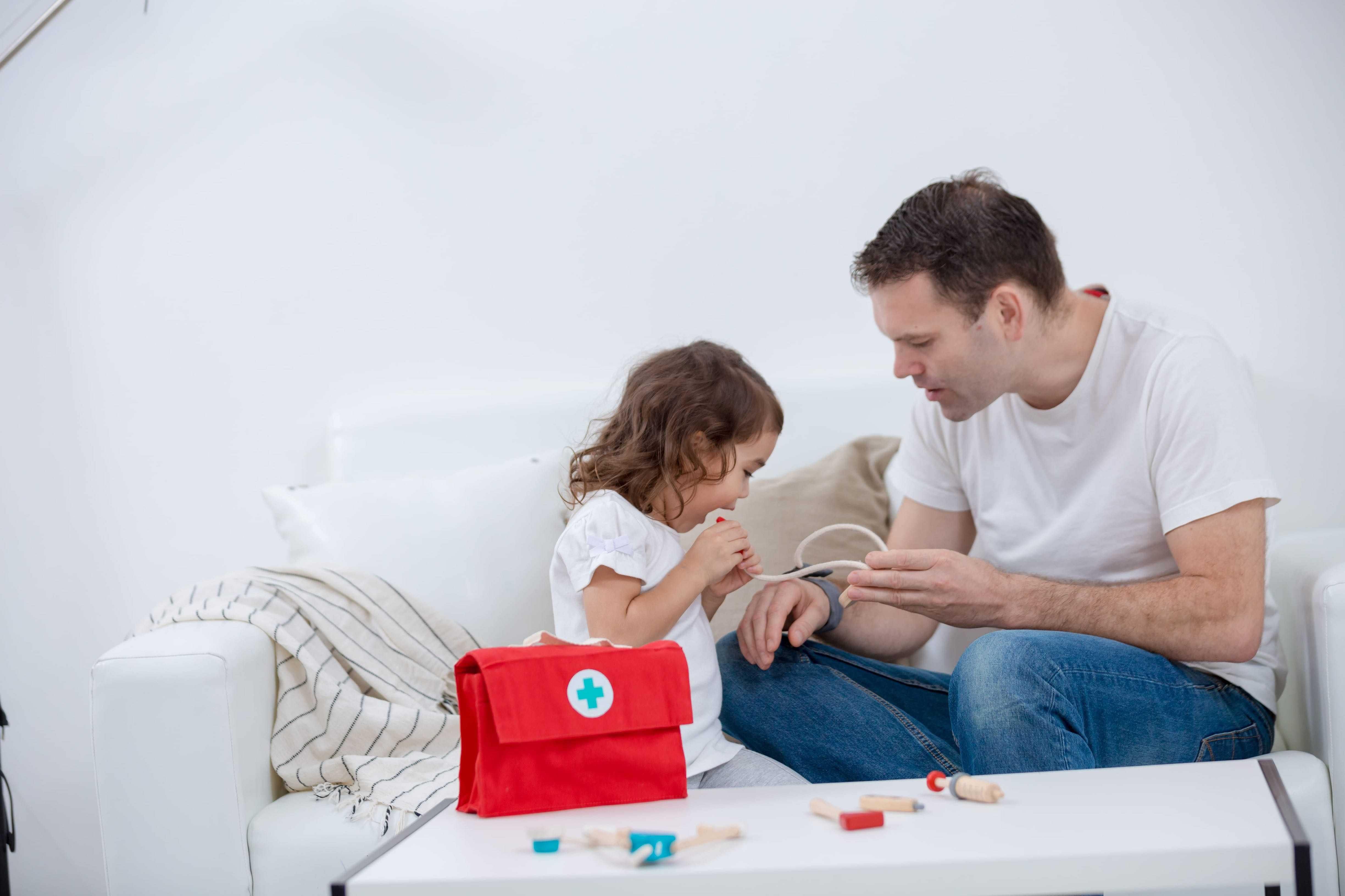 PlanToys - Doctor Set - PlanToys - littleyoyo.ca