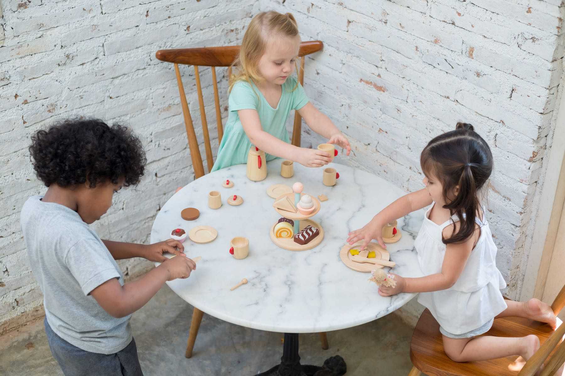 PlanToys - Bakery Stand Set - PlanToys - littleyoyo.ca