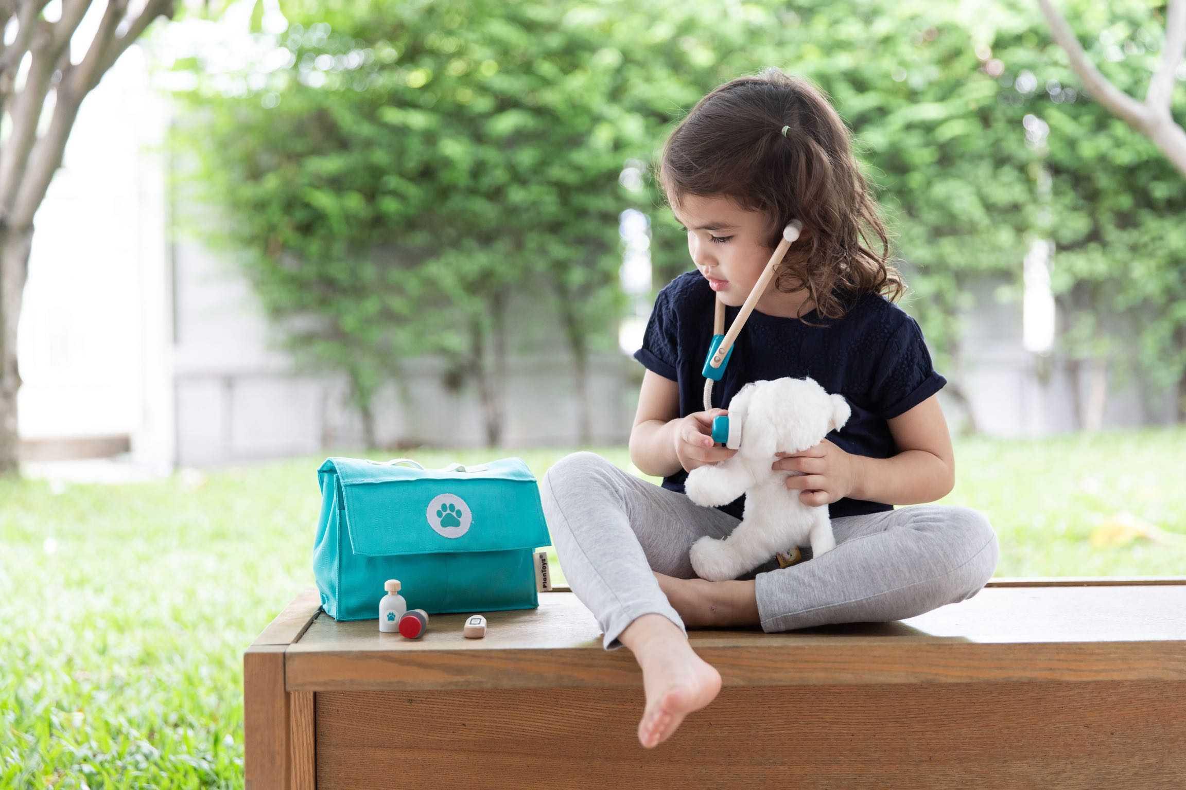 PlanToys - Vet Set - PlanToys - littleyoyo.ca