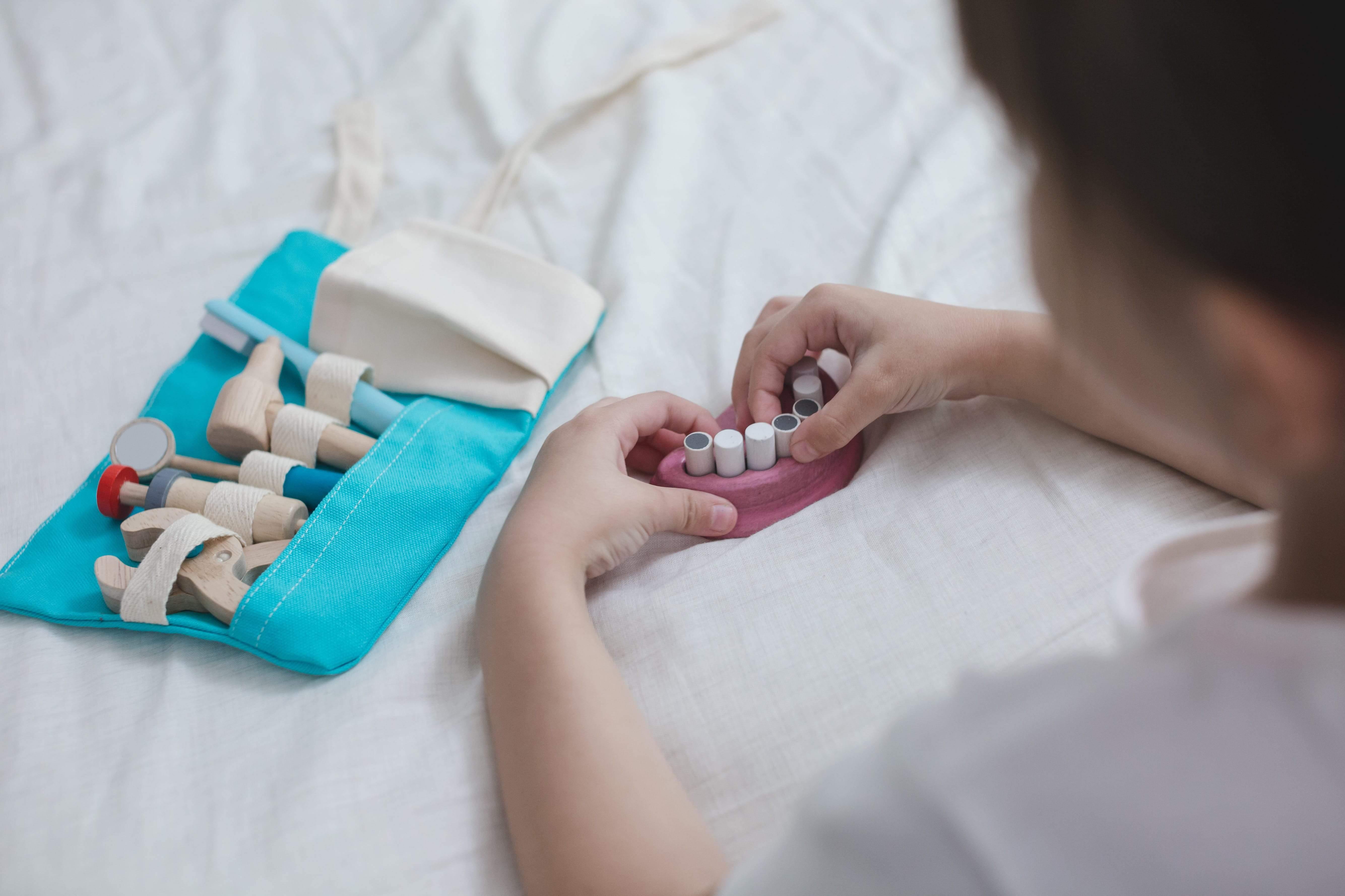 PlanToys - Dentist Set - PlanToys - littleyoyo.ca