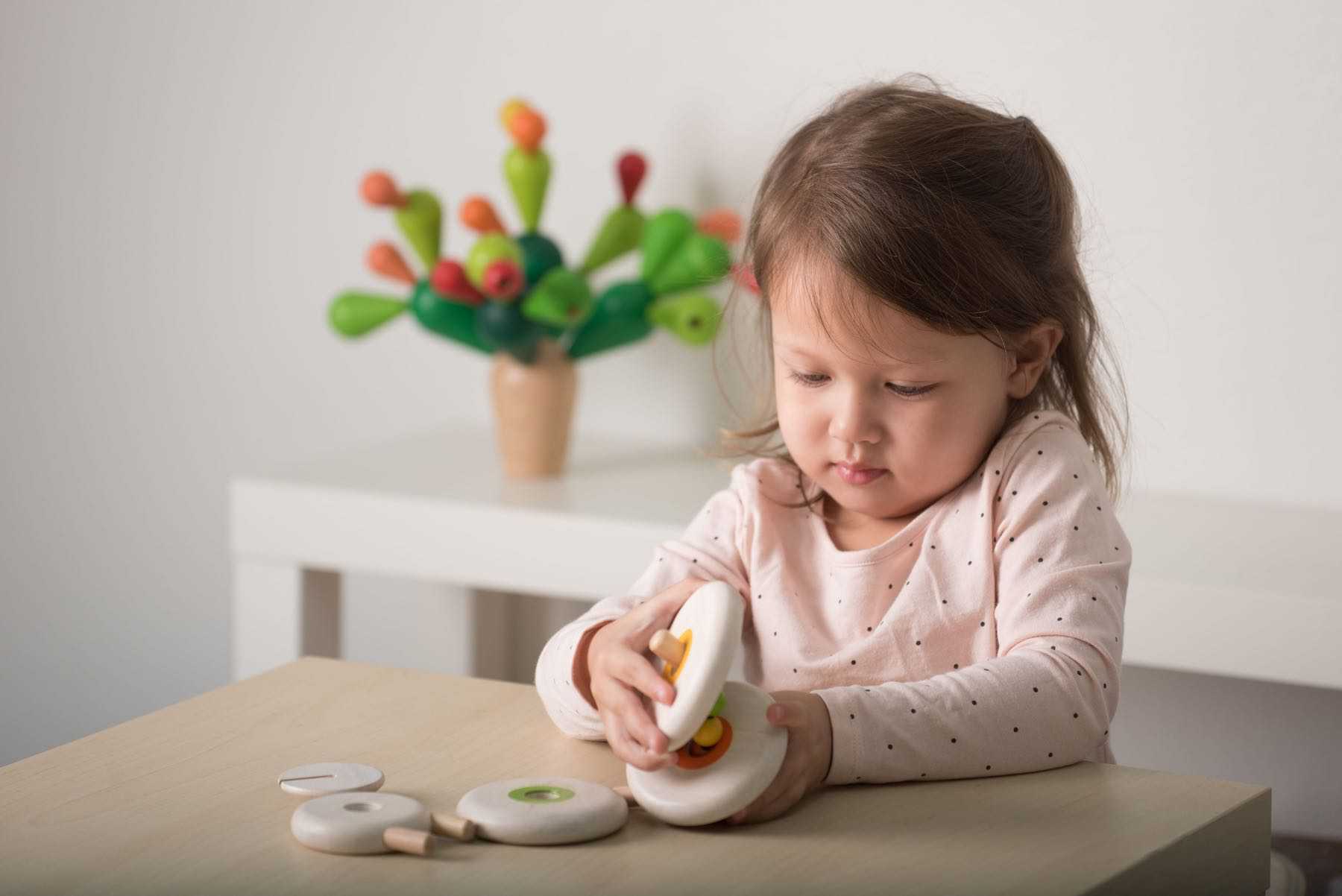 PlanToys - Lacing Sheep - PlanToys - littleyoyo.ca