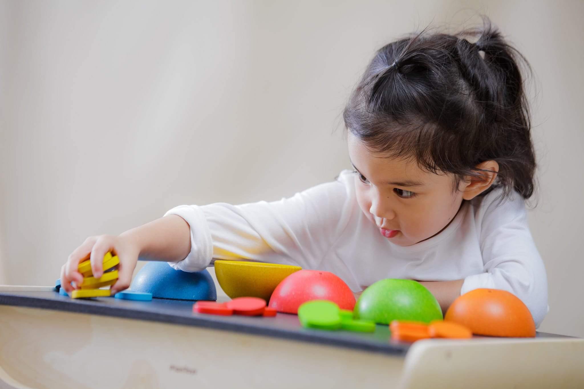 PlanToys - Sort & Count Cups - PlanToys - littleyoyo.ca