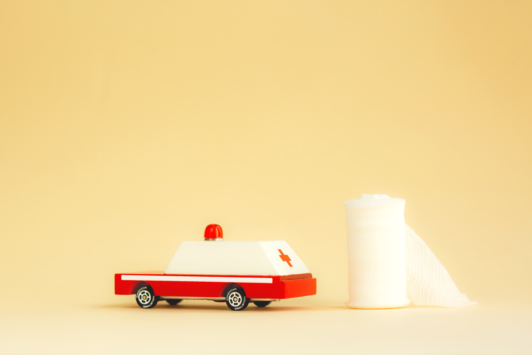 Candylab - Candycar Ambulance - Candylab - littleyoyo.ca