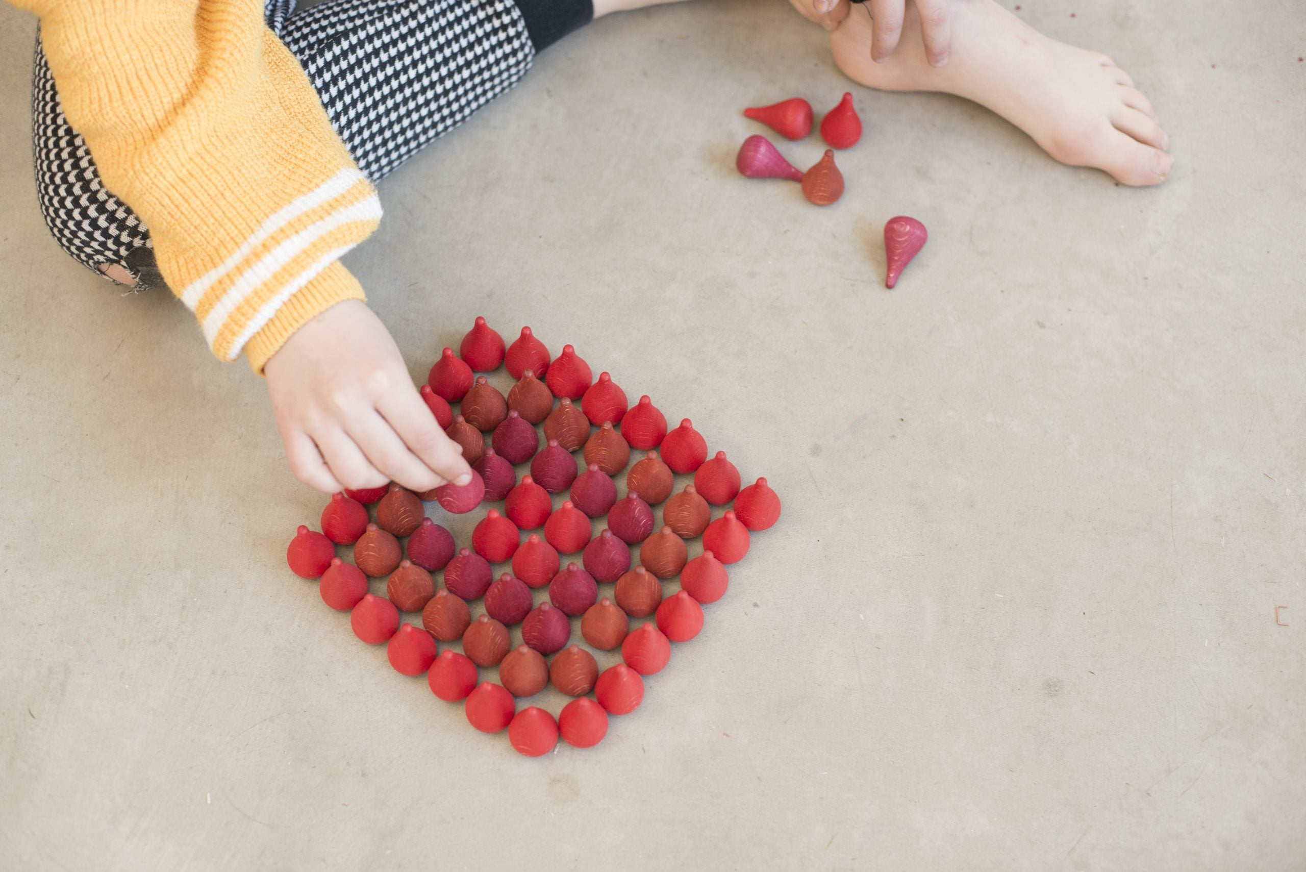 Grapat - Wood Mandala Fires / Pines - Reds - Grapat - littleyoyo.ca