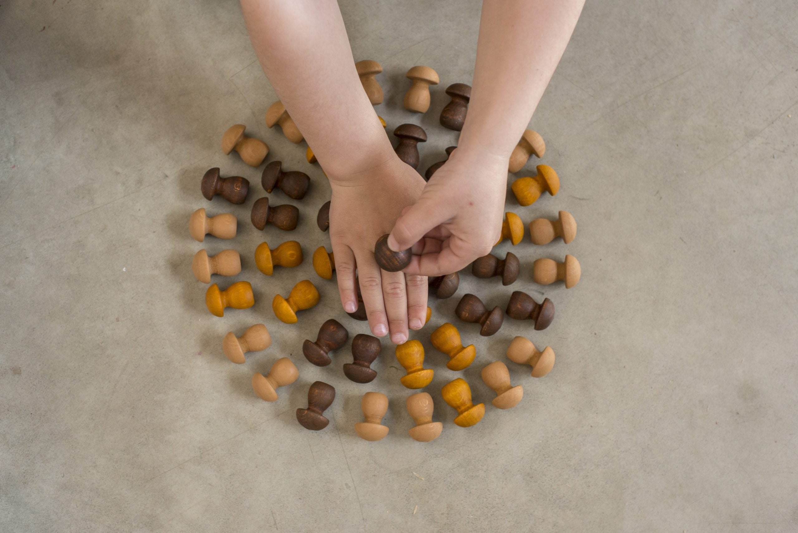 Grapat - Wood Mandala Mushrooms - Browns - Grapat - littleyoyo.ca