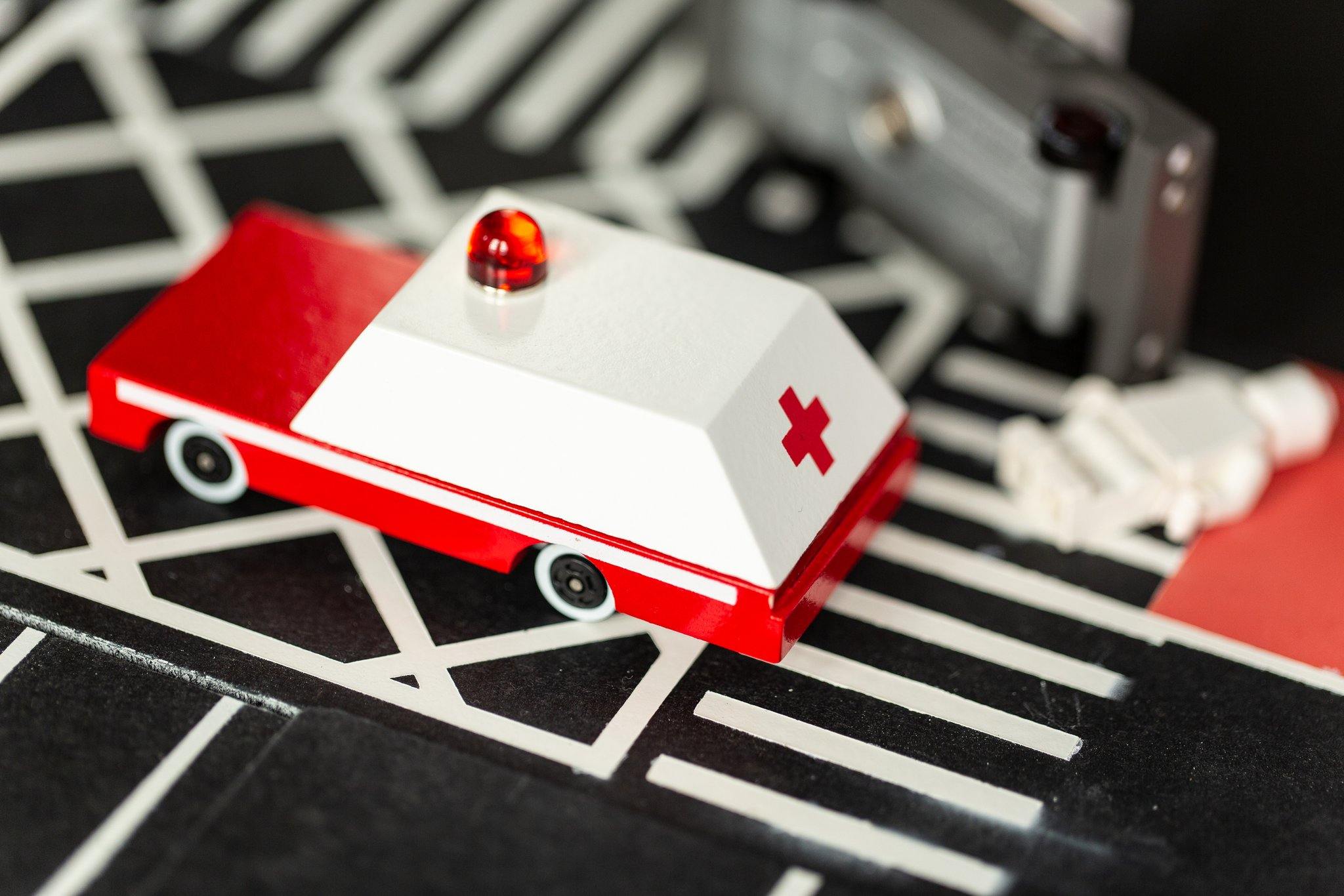Candylab - Candycar Ambulance - Candylab - littleyoyo.ca