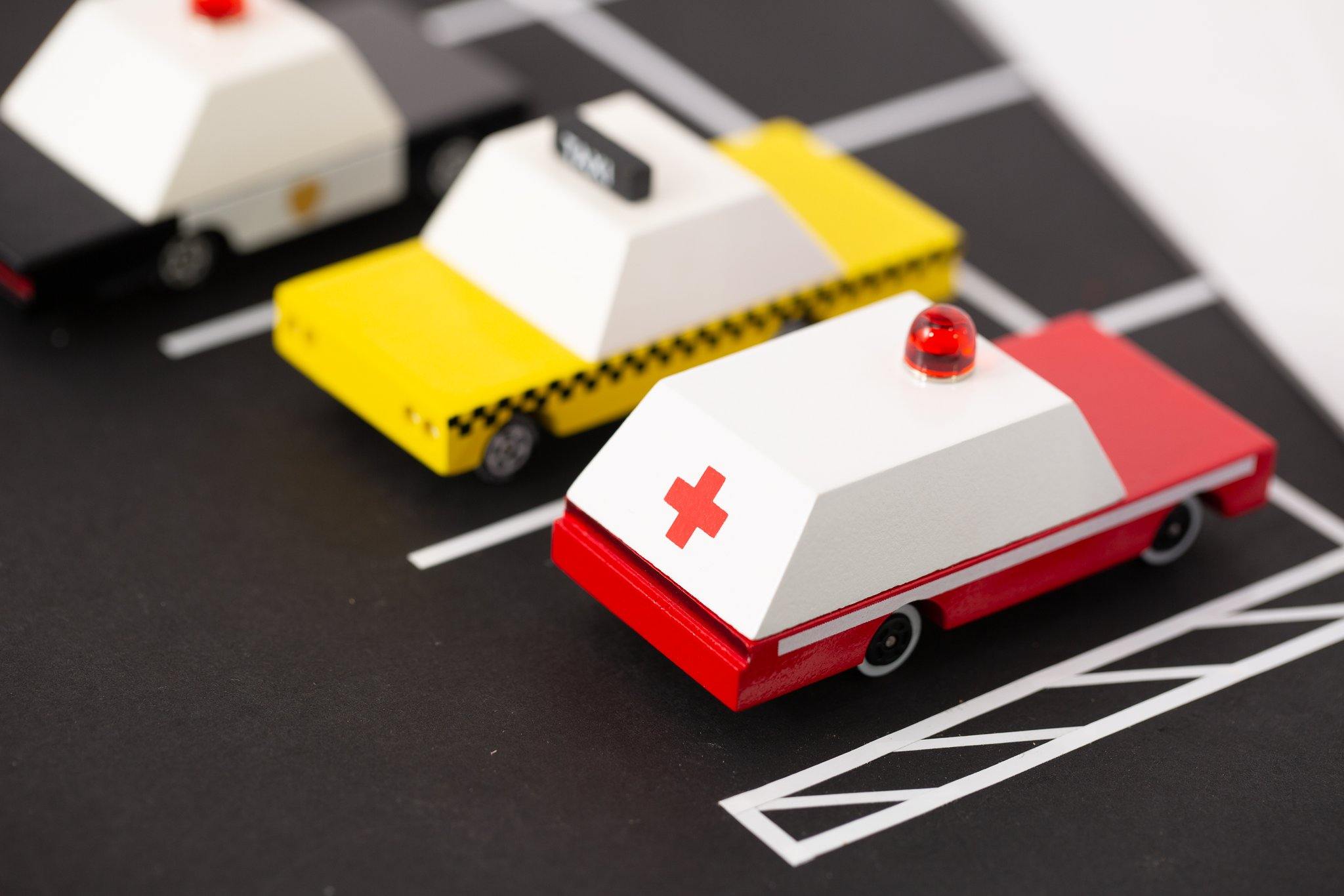 Candylab - Candycar Ambulance - Candylab - littleyoyo.ca