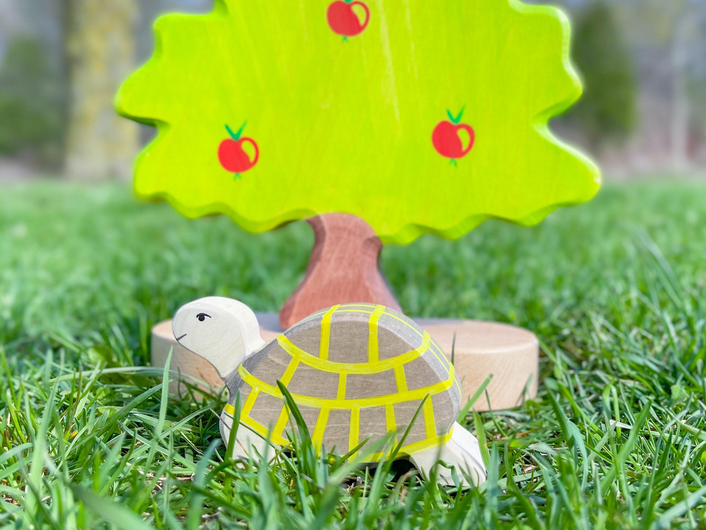 Holztiger - Tortoise Wooden Figure - Holztiger - littleyoyo.ca
