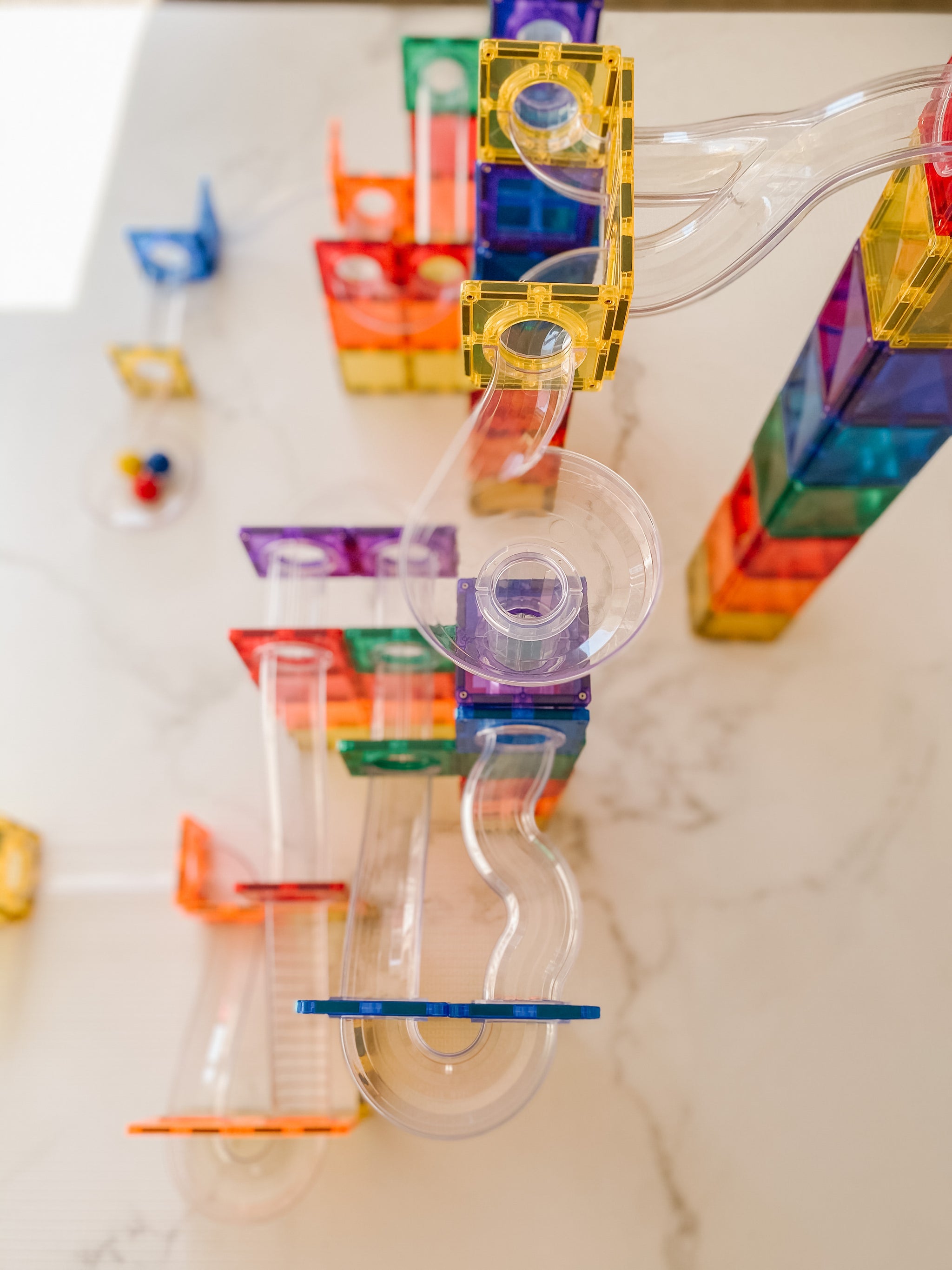 Connetix - 92 Piece Rainbow Ball Run Pack Magnetic Tiles