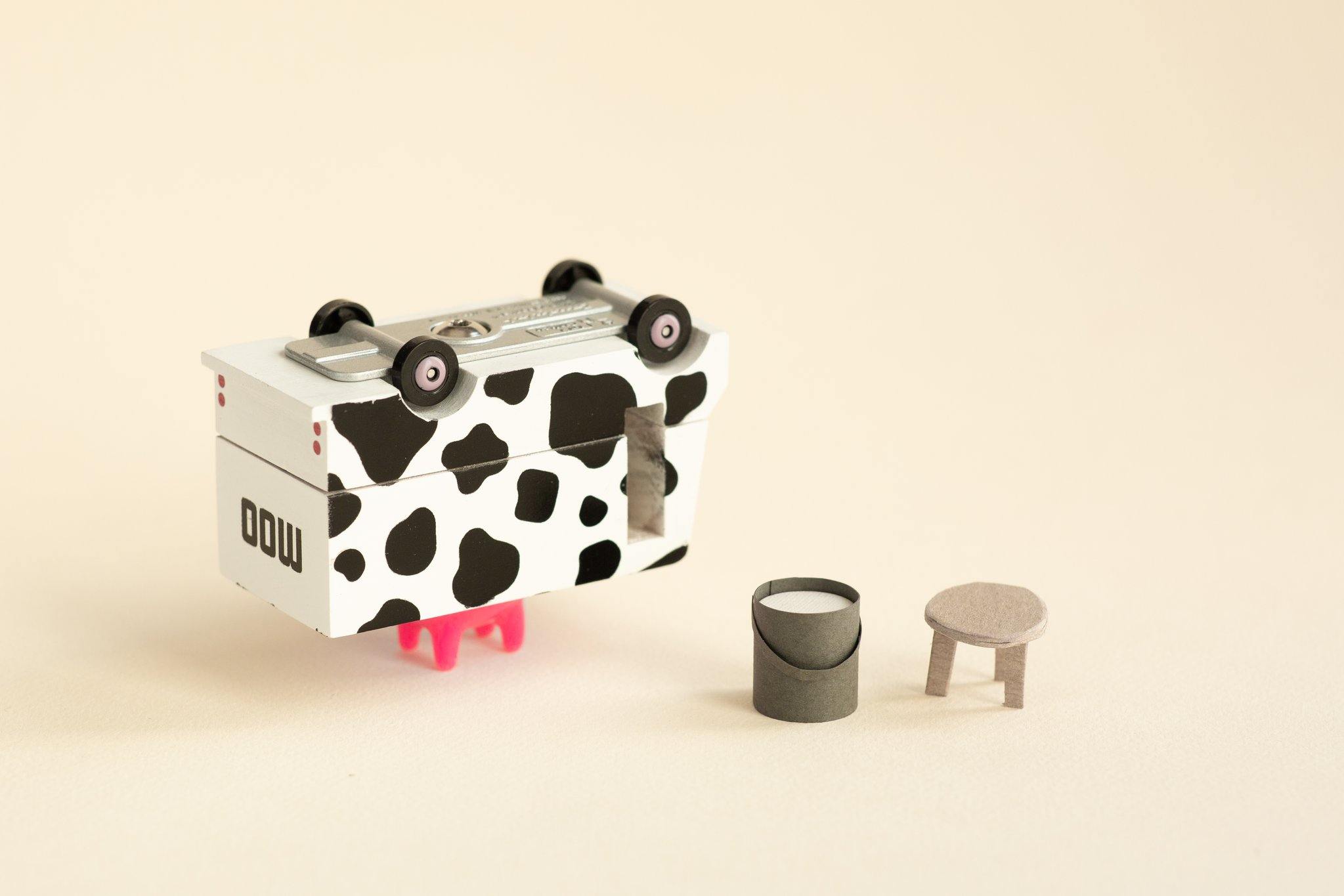 Candylab - Candyvan Moo Milk Van - Candylab - littleyoyo.ca