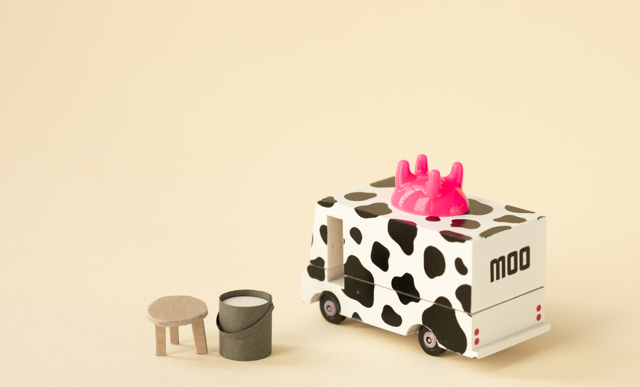 Candylab - Candyvan Moo Milk Van - Candylab - littleyoyo.ca
