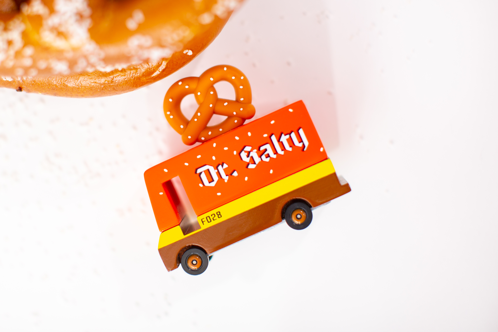 Candylab - Candyvan Dr.Salty Pretzel Van - Candylab - littleyoyo.ca
